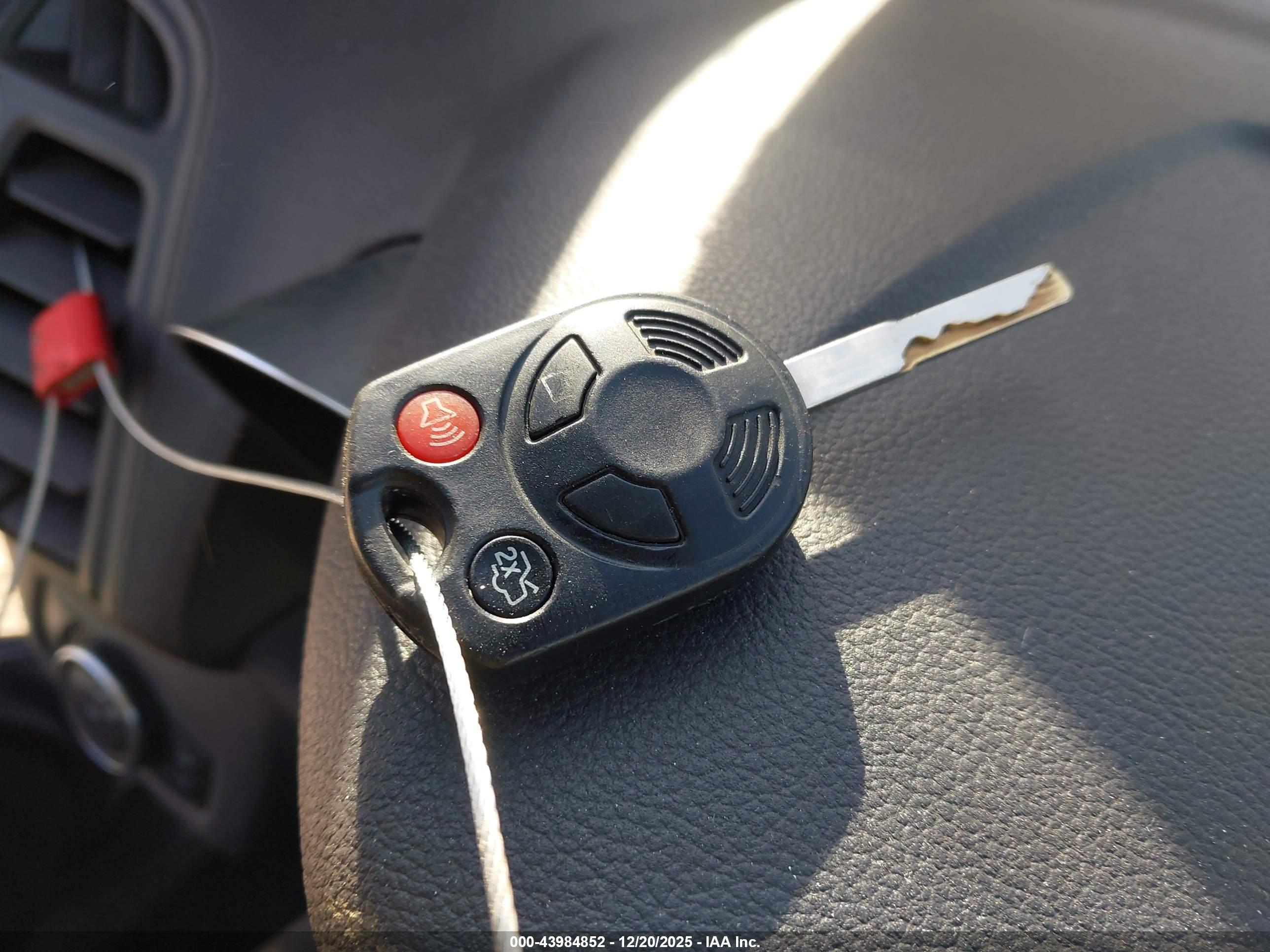 FORD ESCAPE image 11