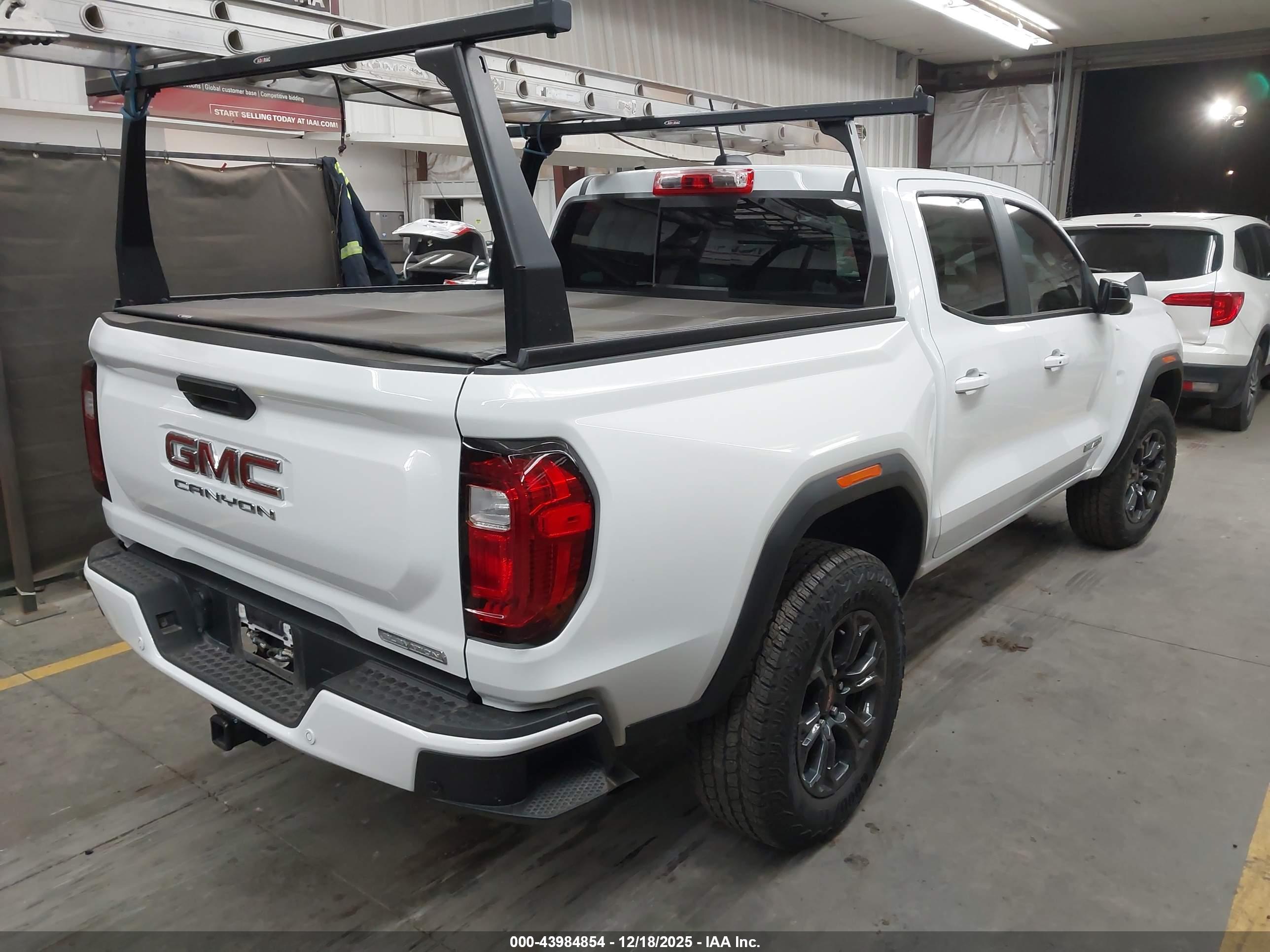 GMC CANYON image 4