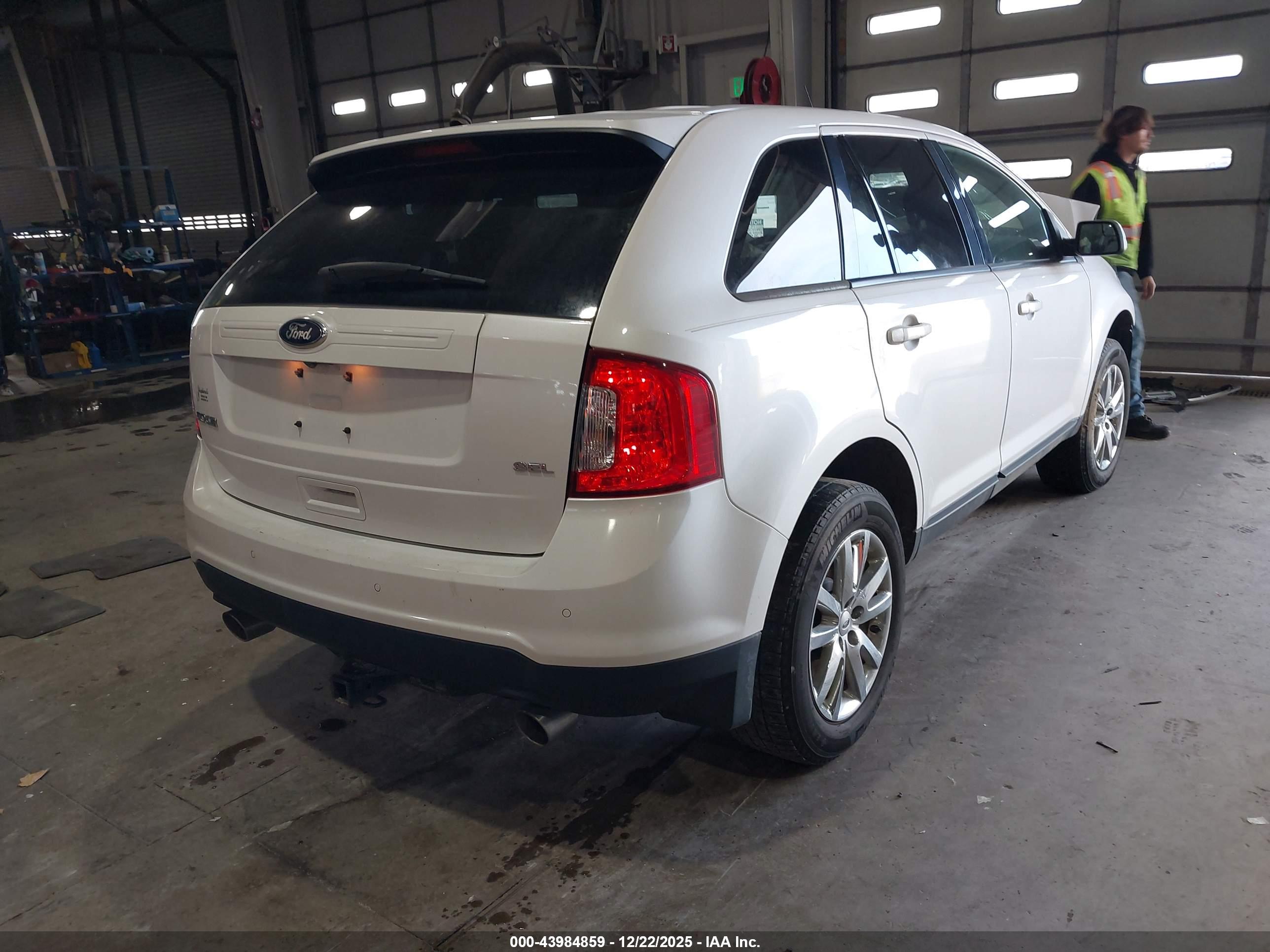 FORD EDGE image 4