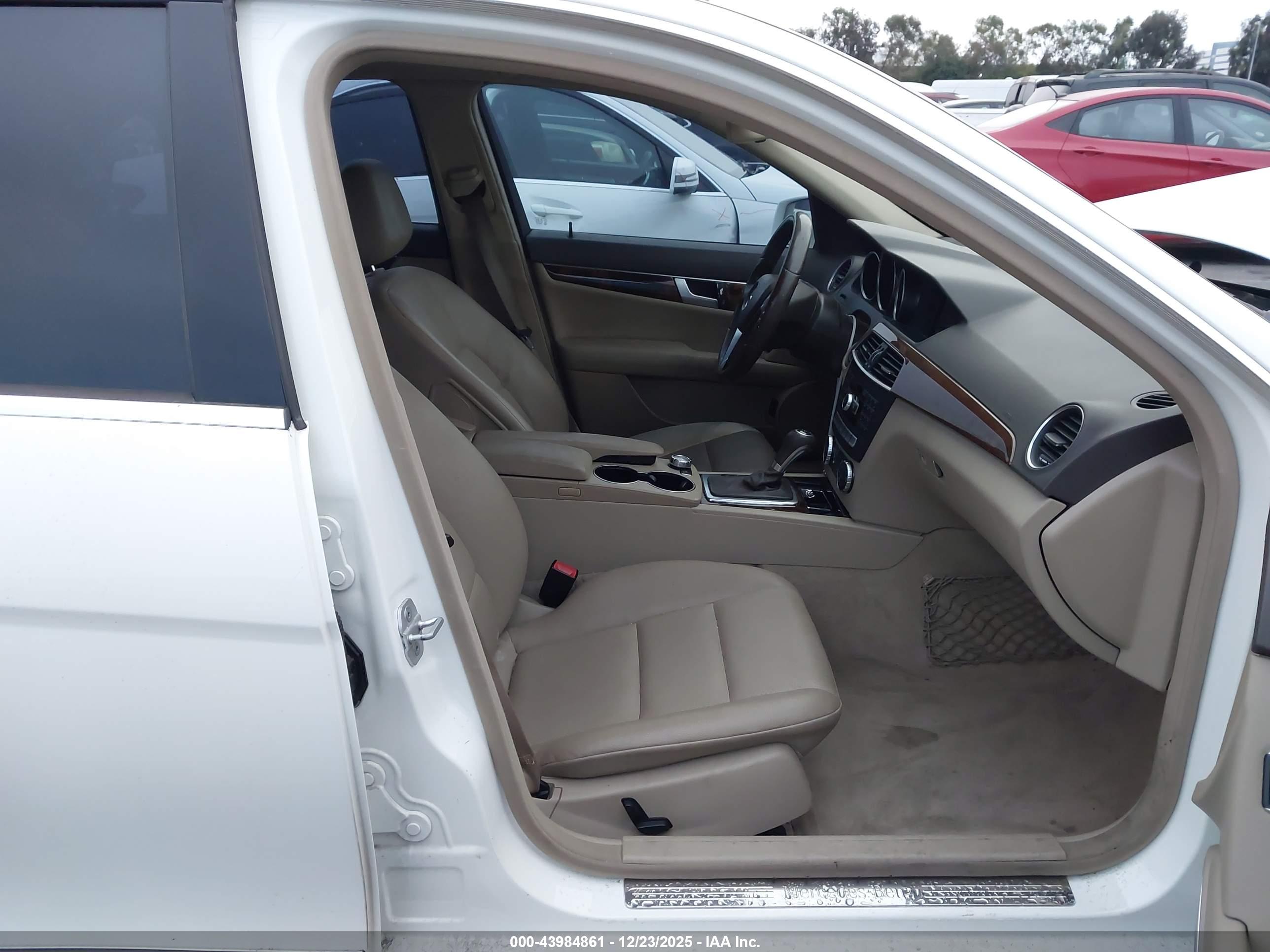 MERCEDES-BENZ C image 5