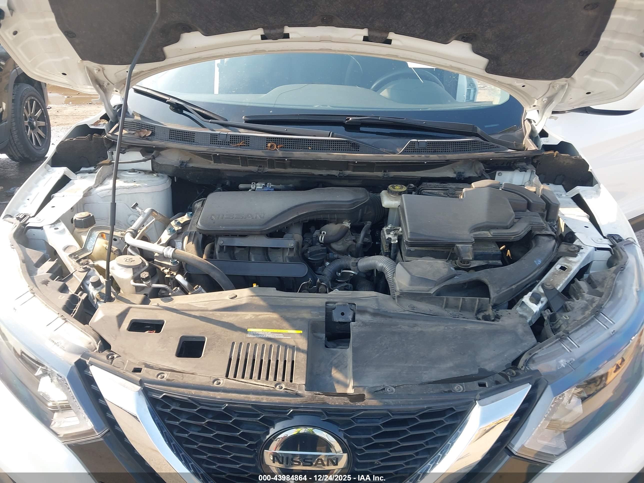 NISSAN ROGUE image 10