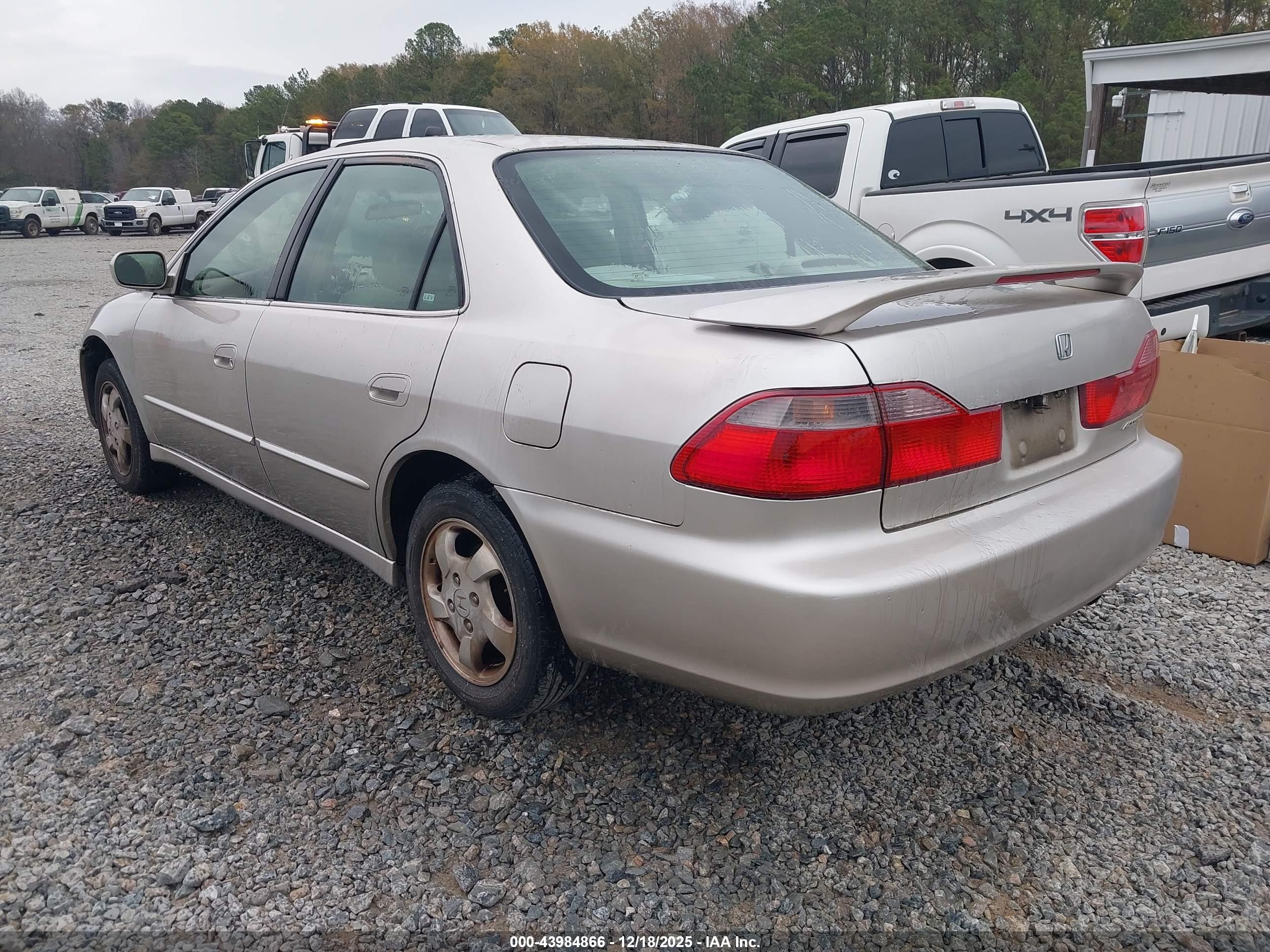 HONDA ACCORD image 3