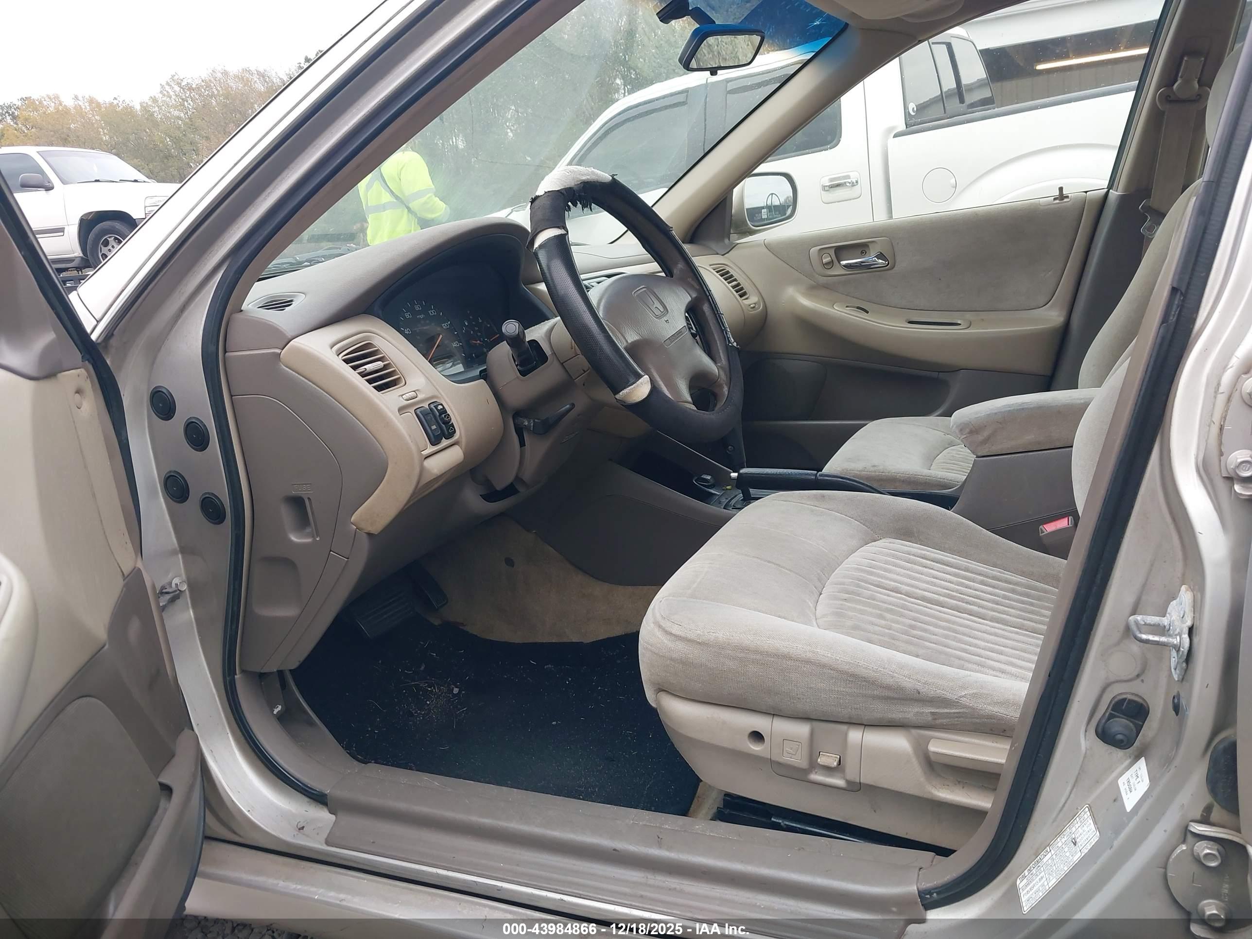HONDA ACCORD image 5