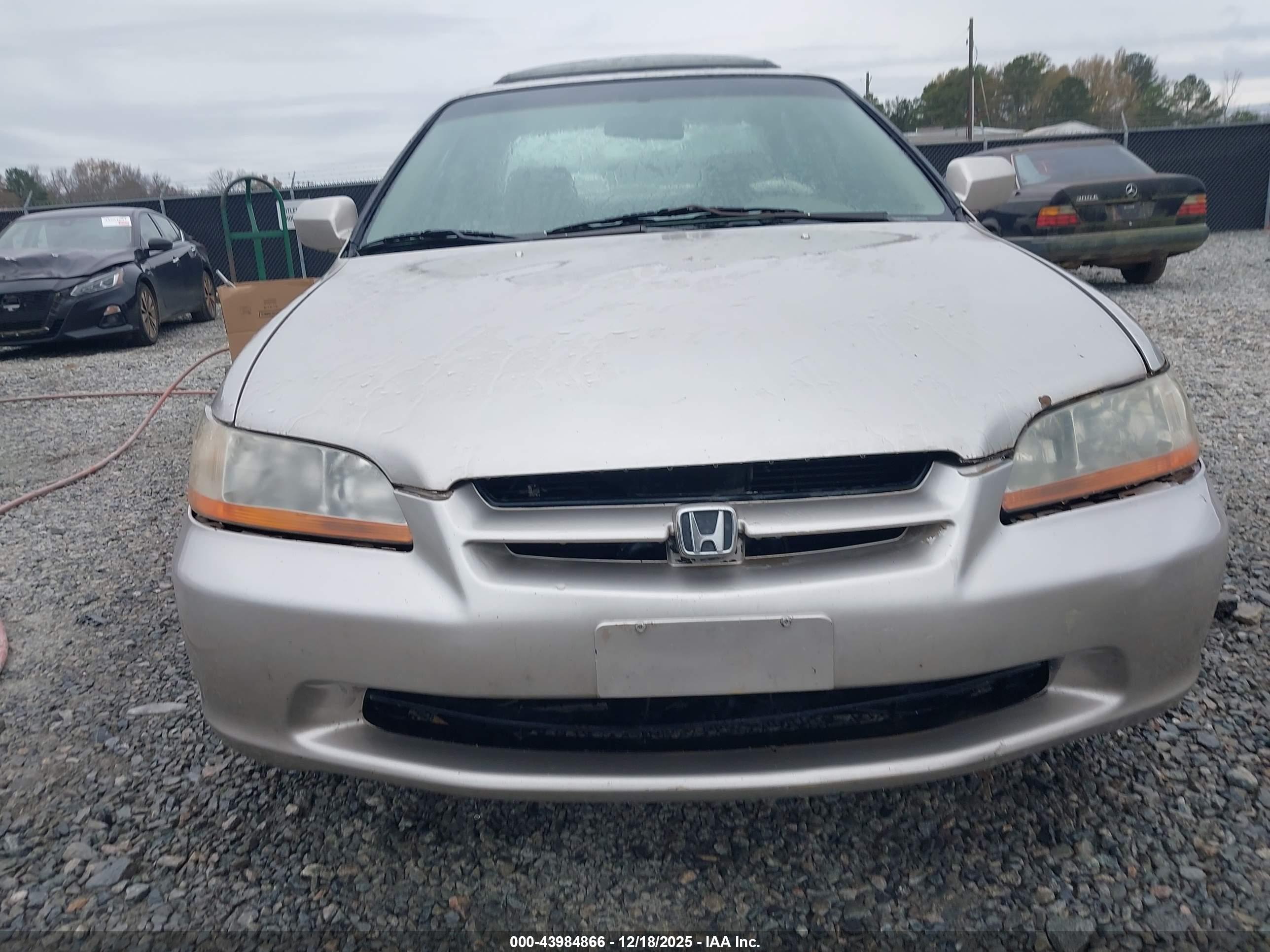 HONDA ACCORD image 6