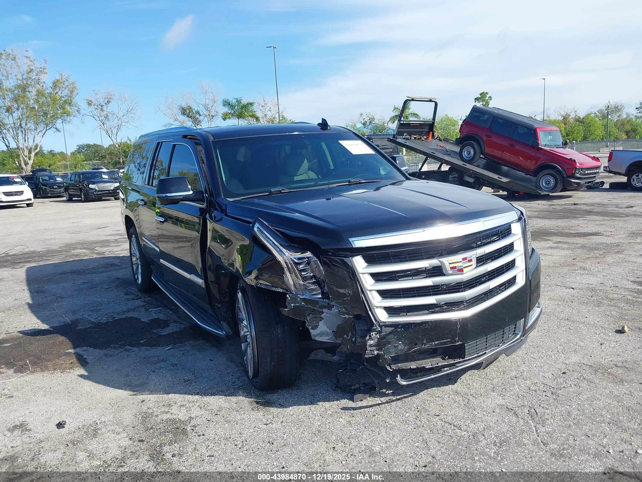 CADILLAC ESCALADE image 6