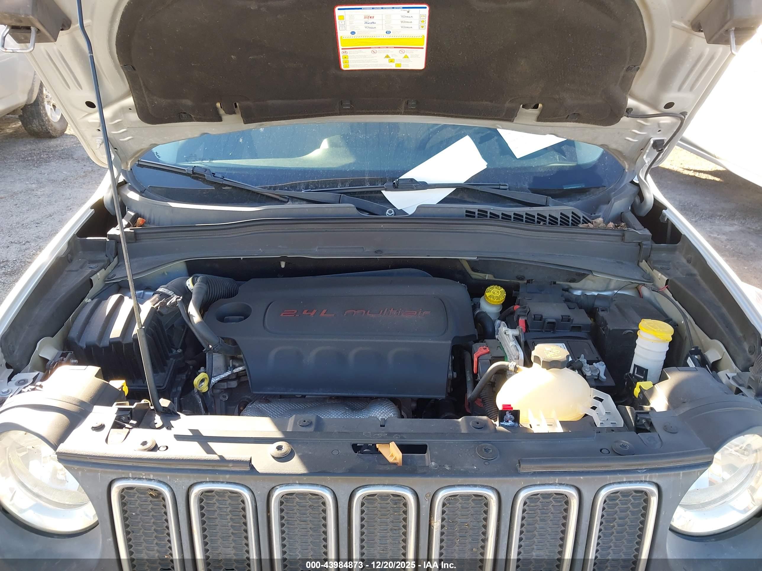 JEEP RENEGADE image 10