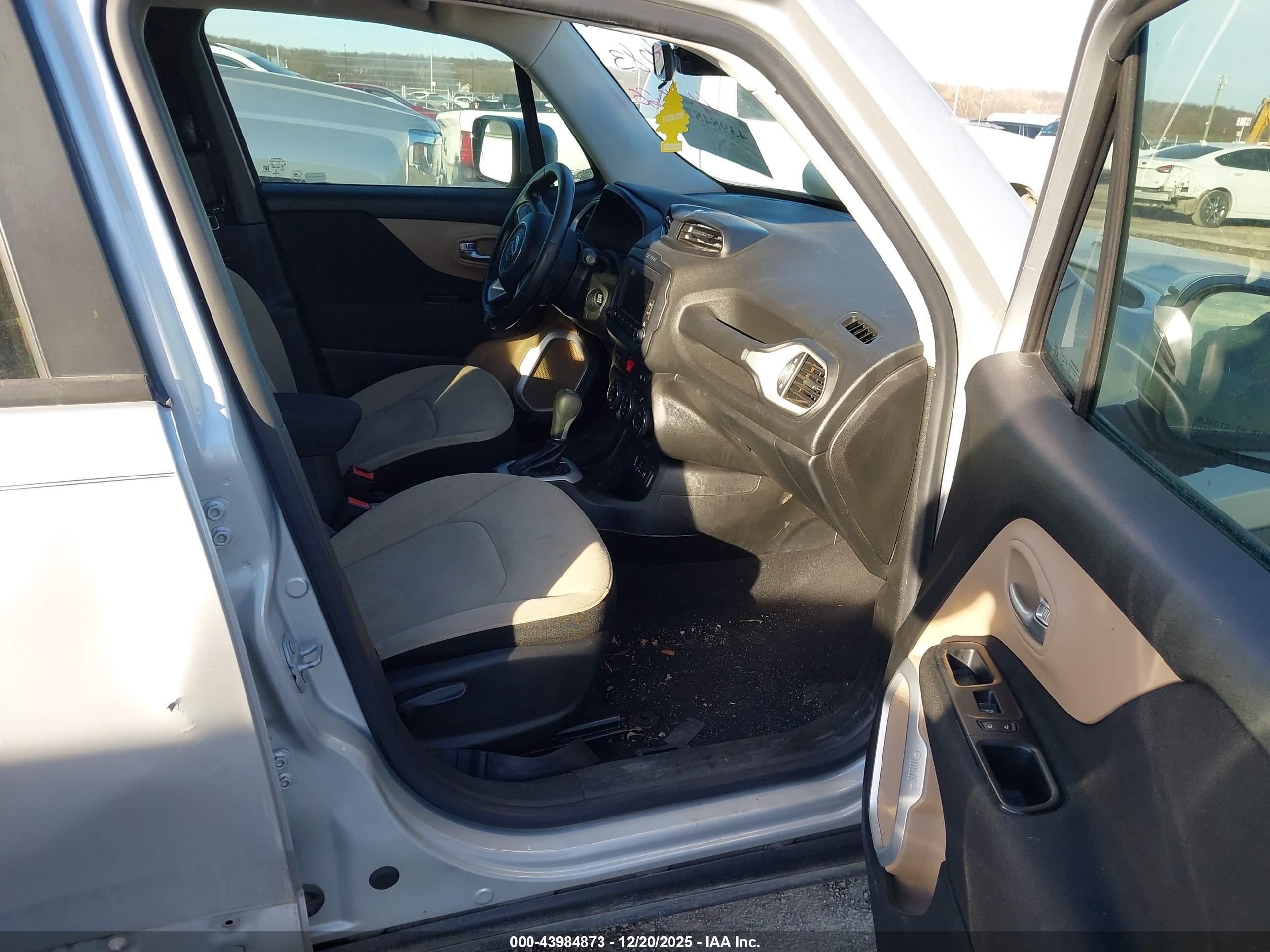 JEEP RENEGADE image 5