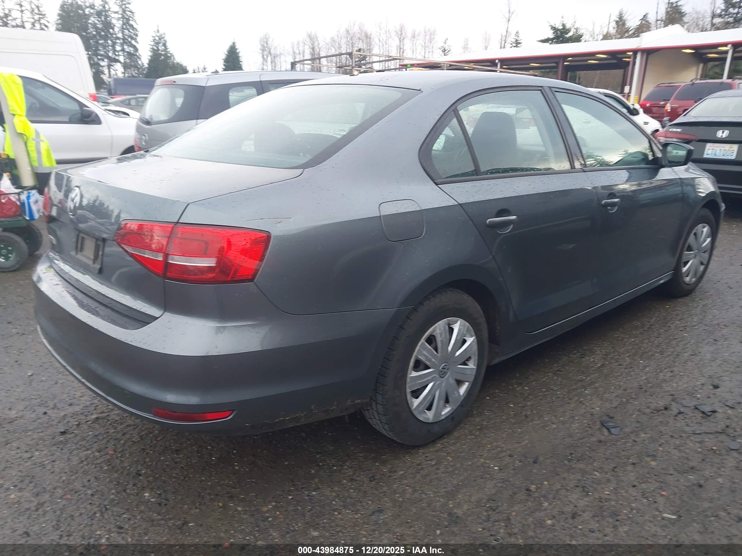 VOLKSWAGEN JETTA image 4