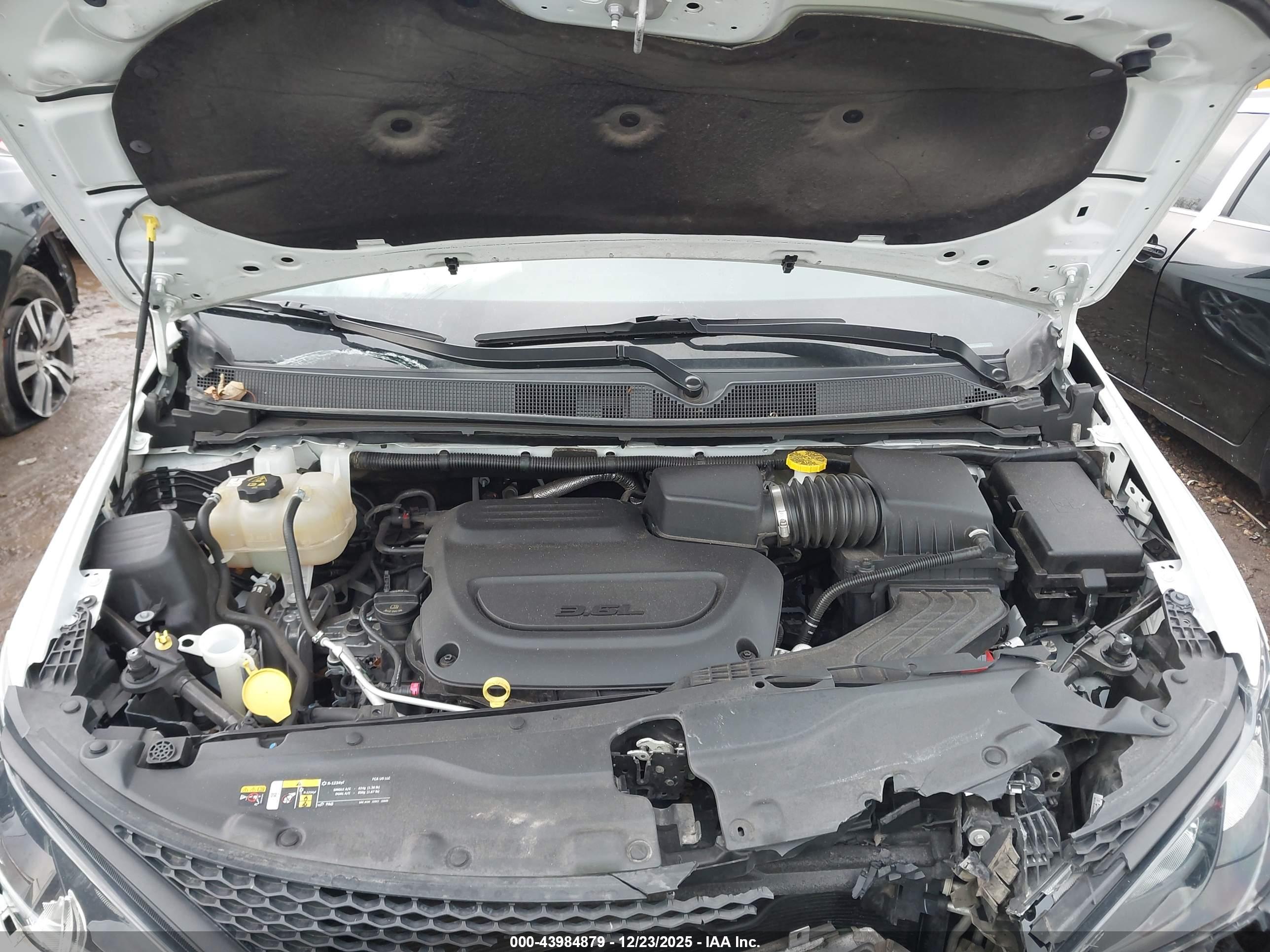 CHRYSLER VOYAGER image 10