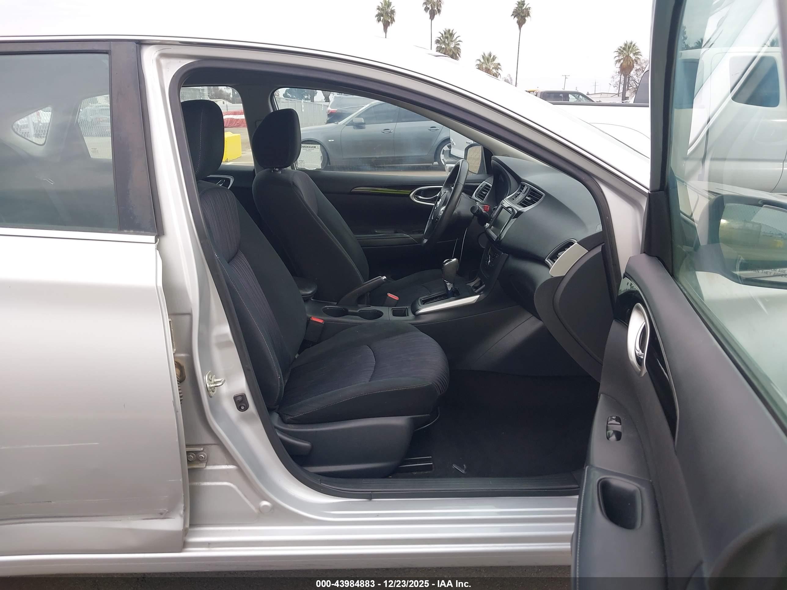 NISSAN SENTRA image 5