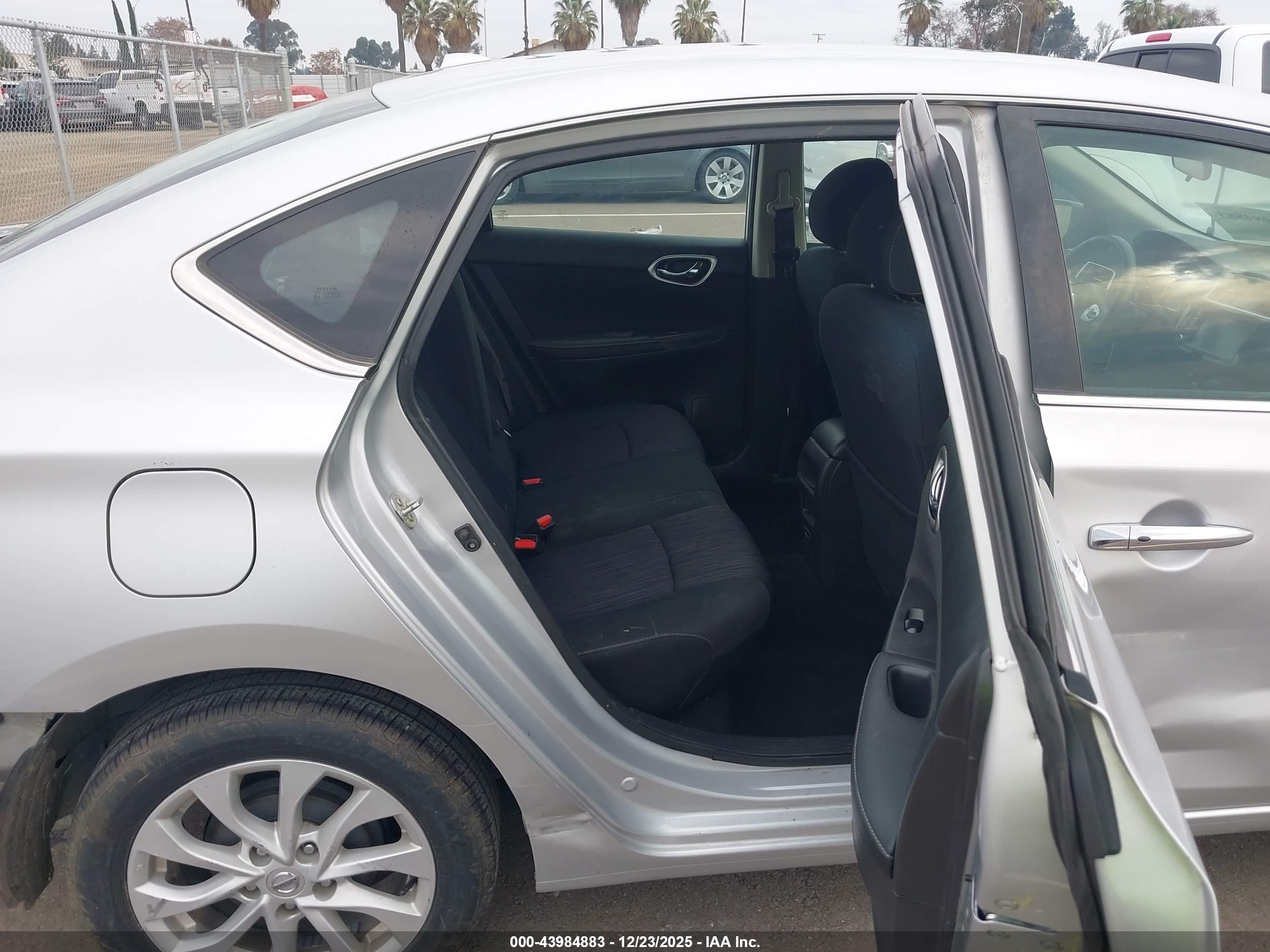 NISSAN SENTRA image 8