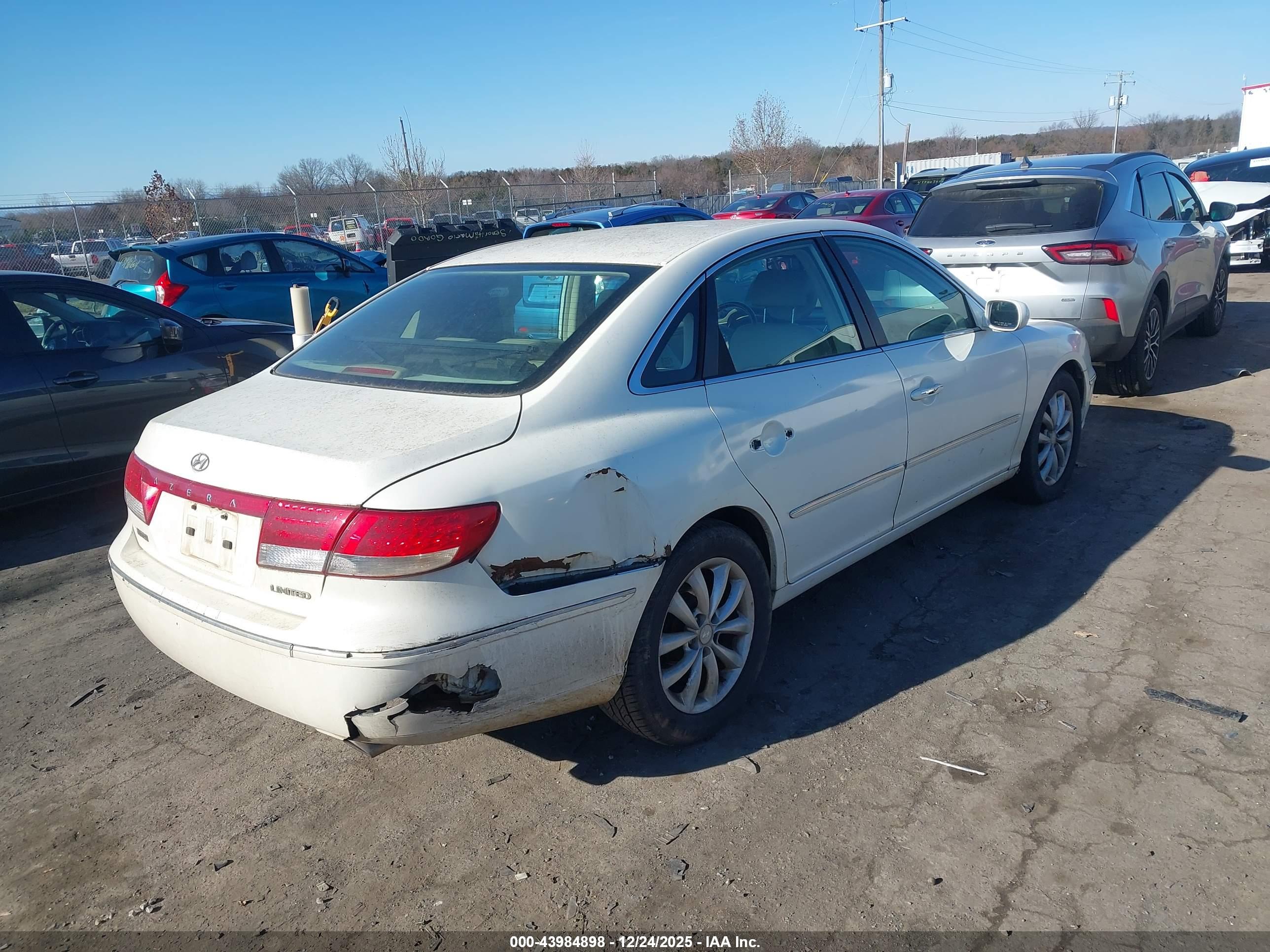 HYUNDAI AZERA image 4