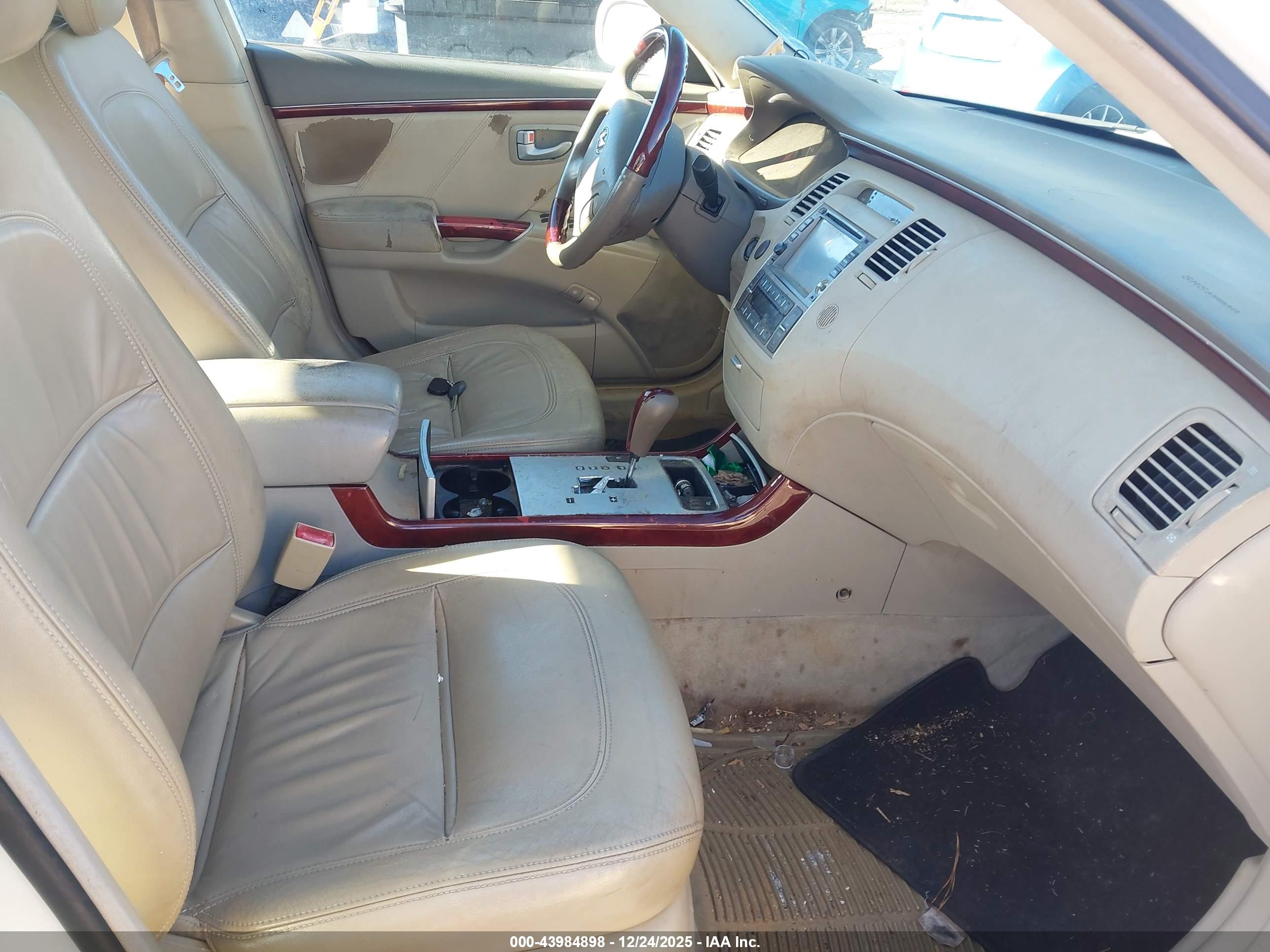 HYUNDAI AZERA image 5