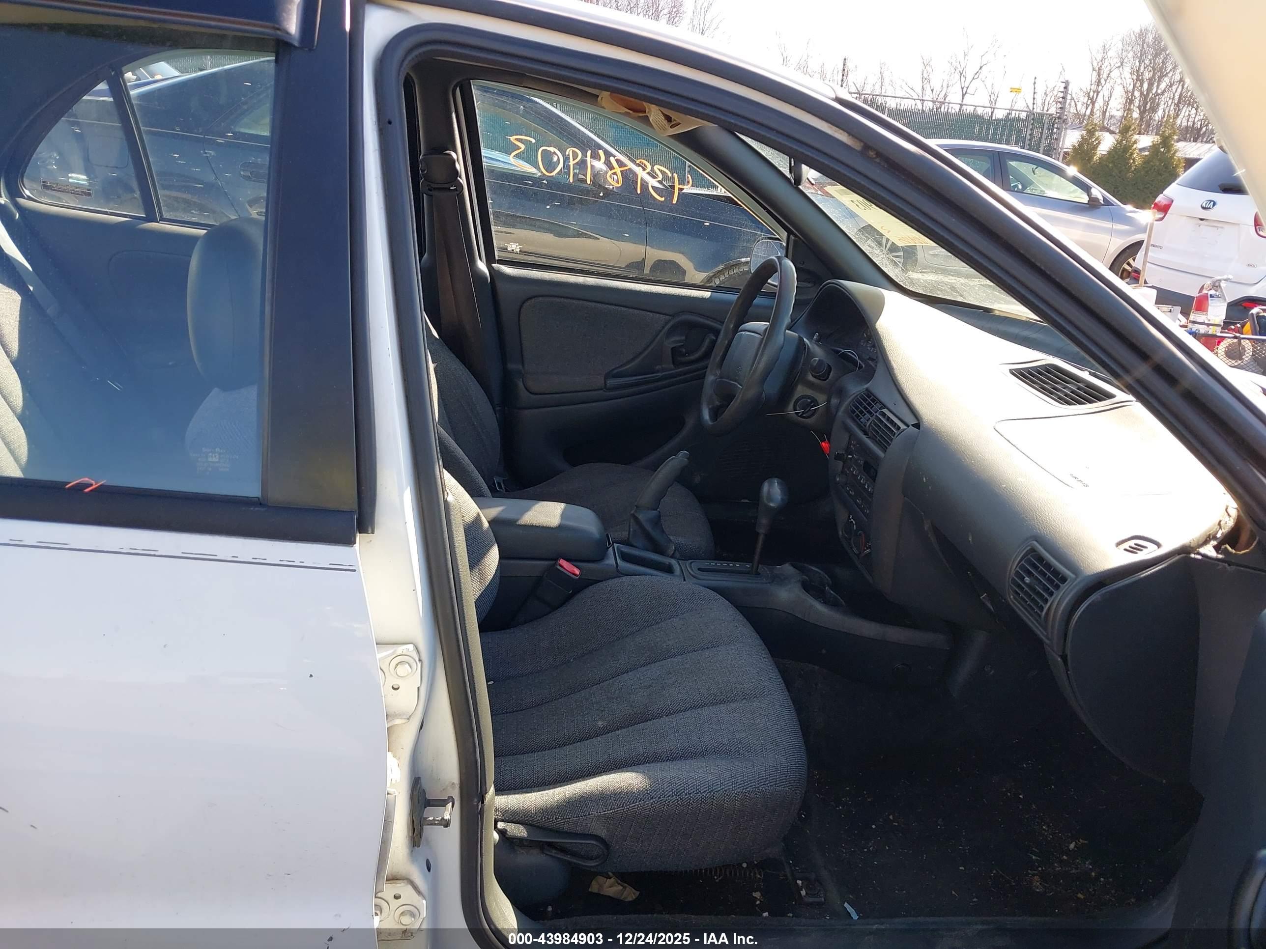 CHEVROLET CAVALIER image 5