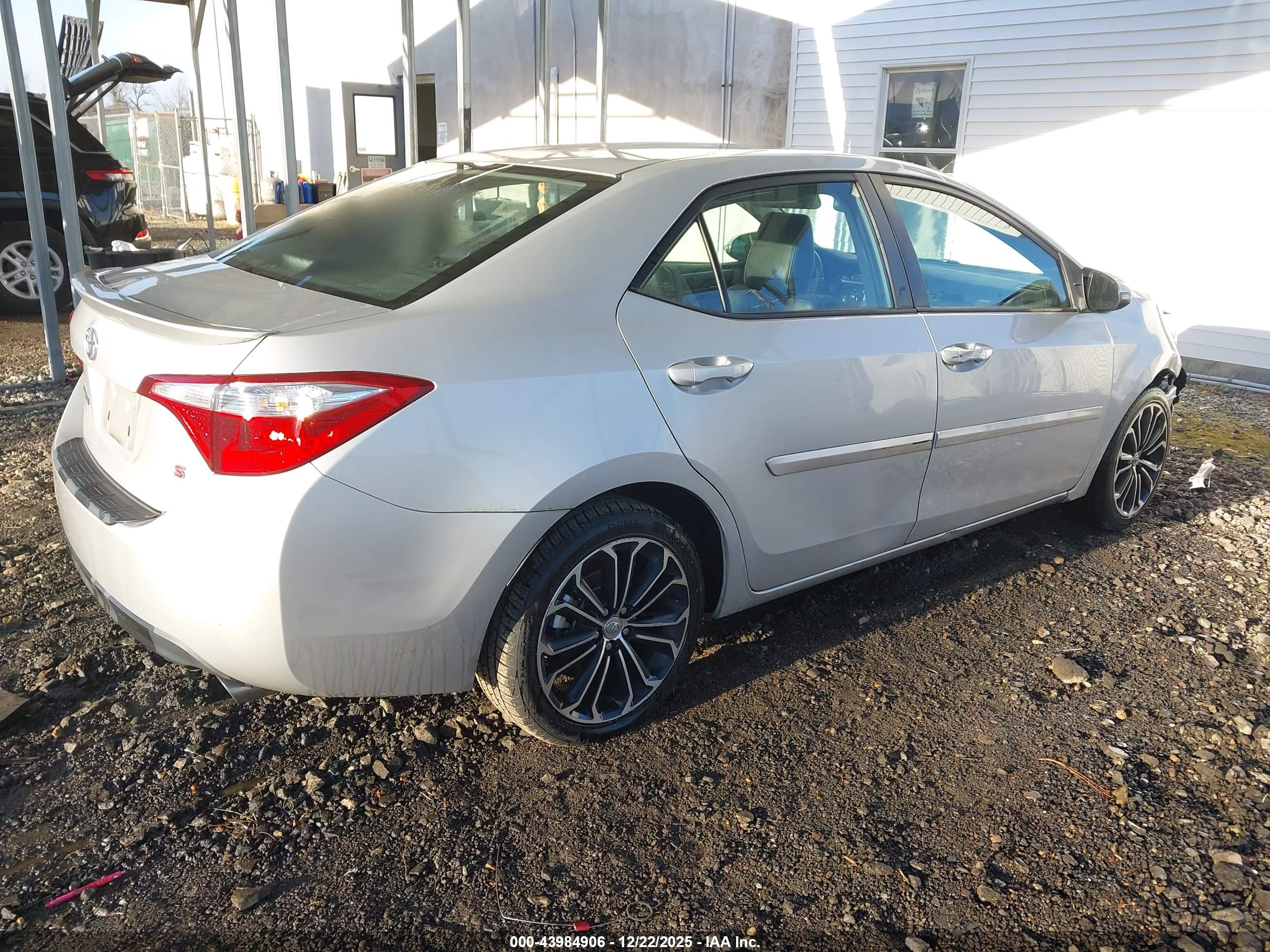 TOYOTA COROLLA image 4