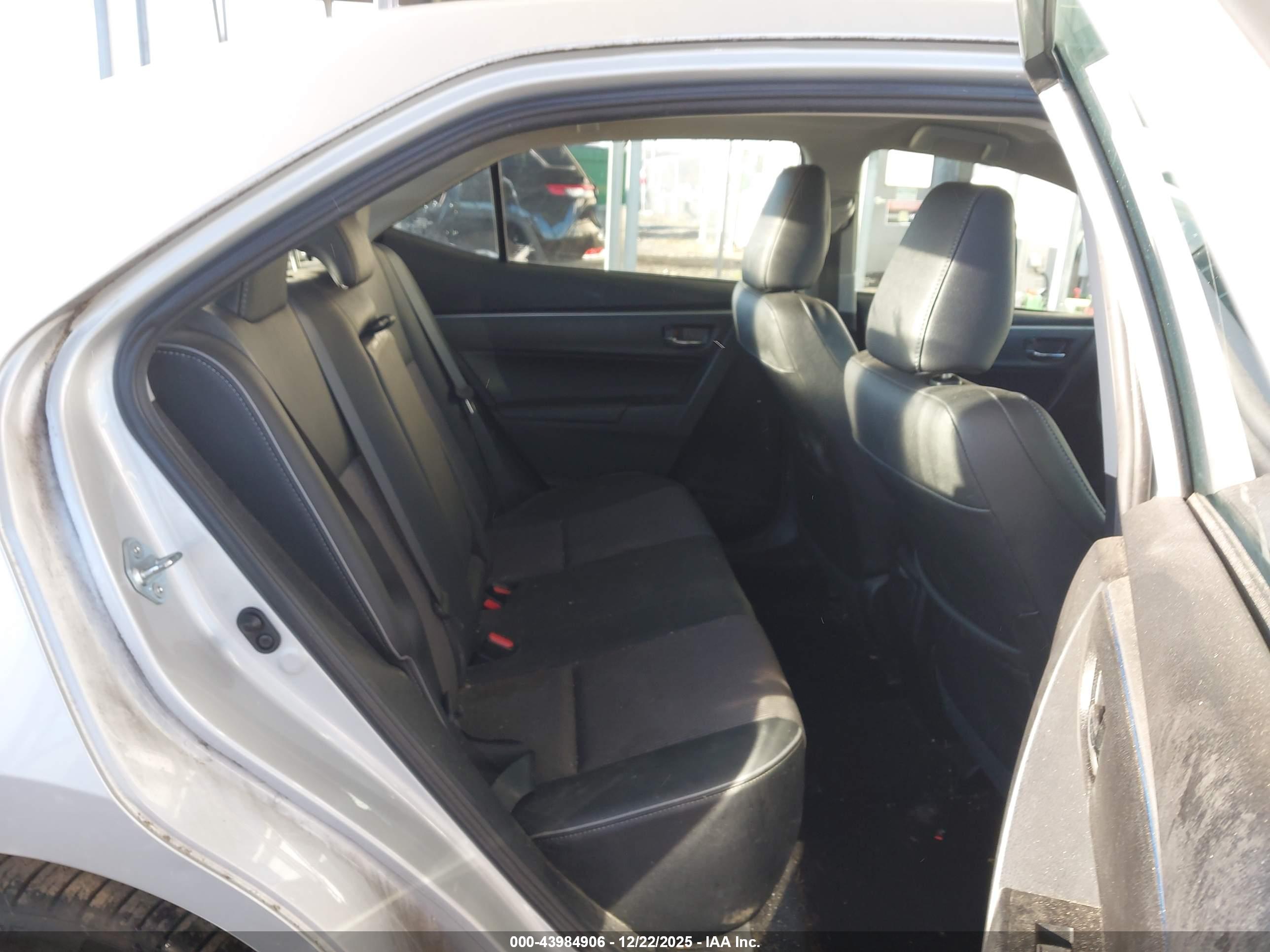 TOYOTA COROLLA image 8
