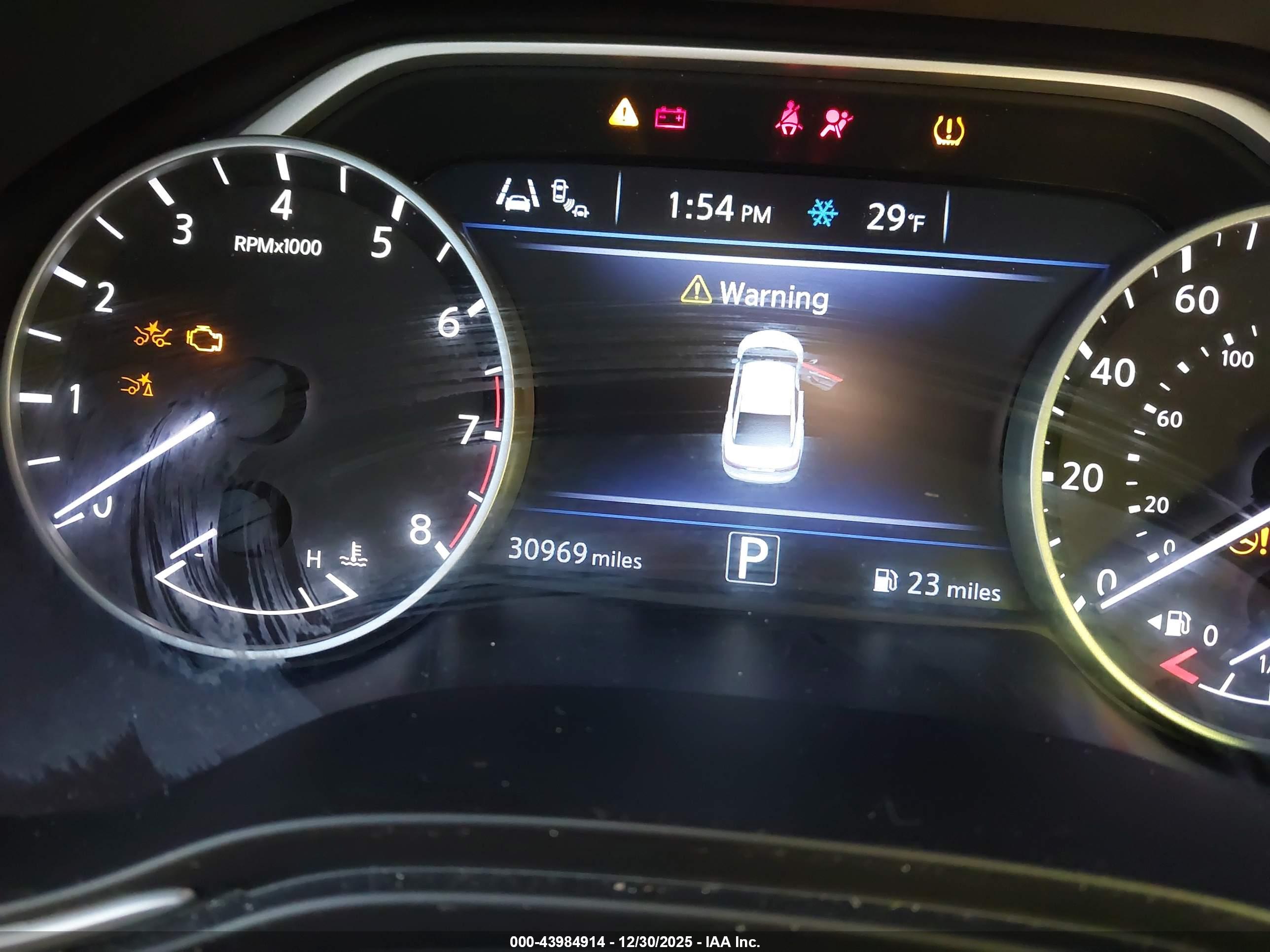 NISSAN MAXIMA image 7
