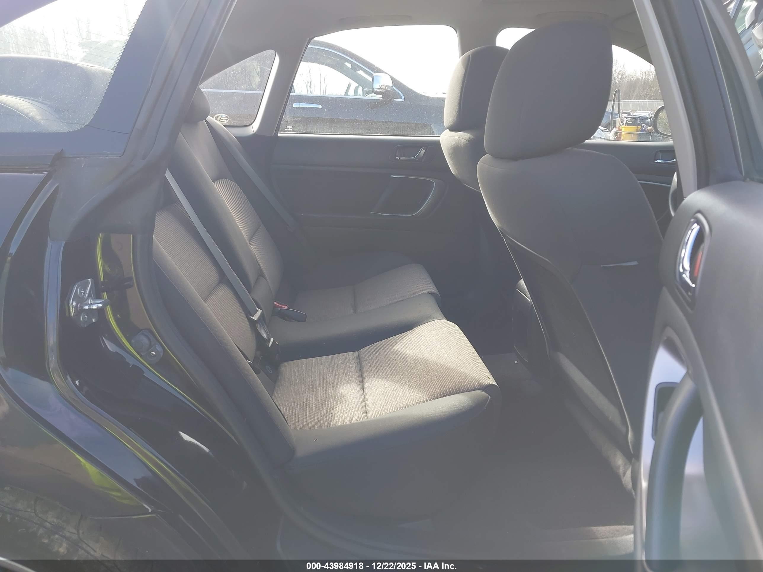SUBARU LEGACY image 8
