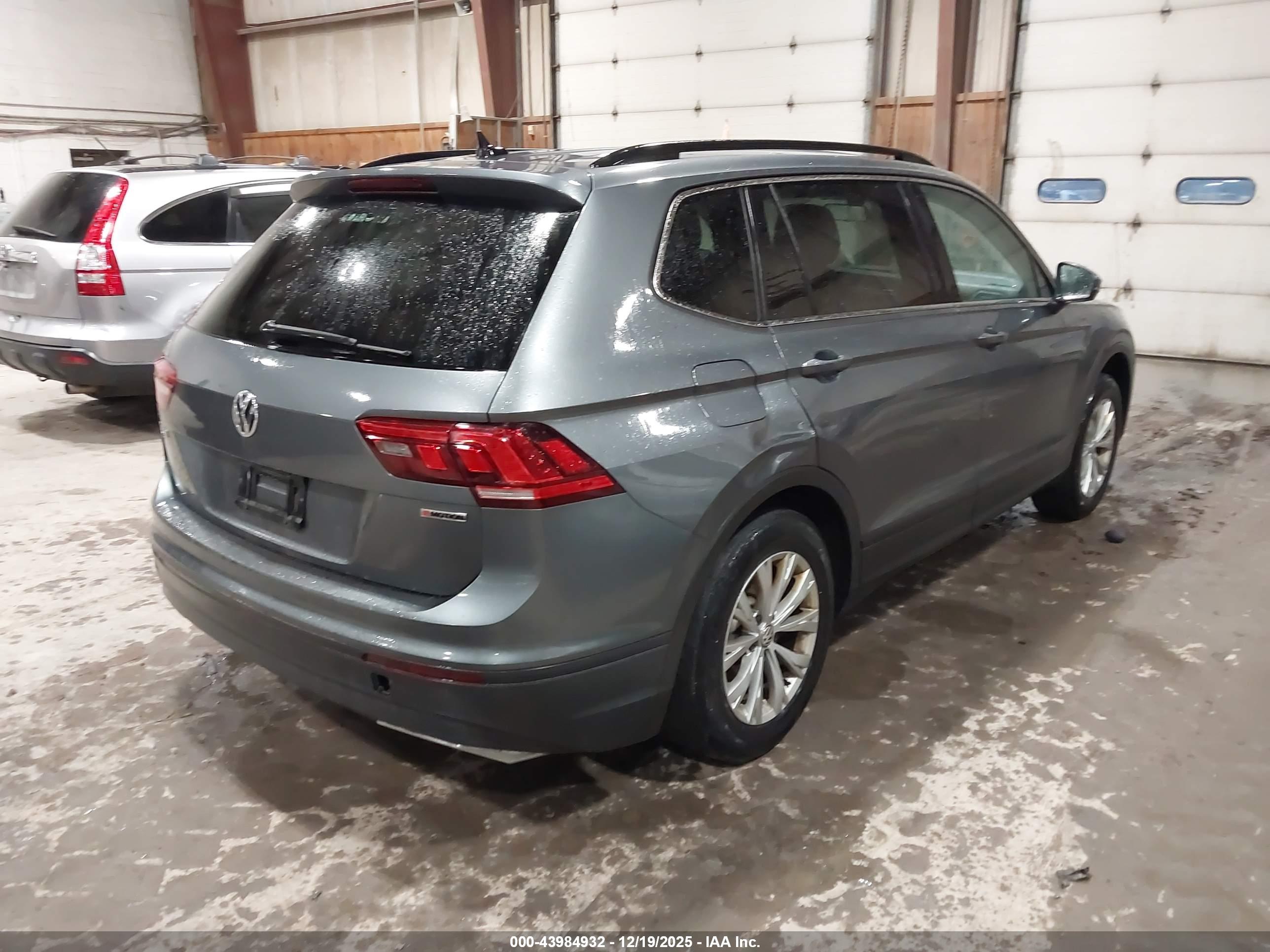 VOLKSWAGEN TIGUAN image 4