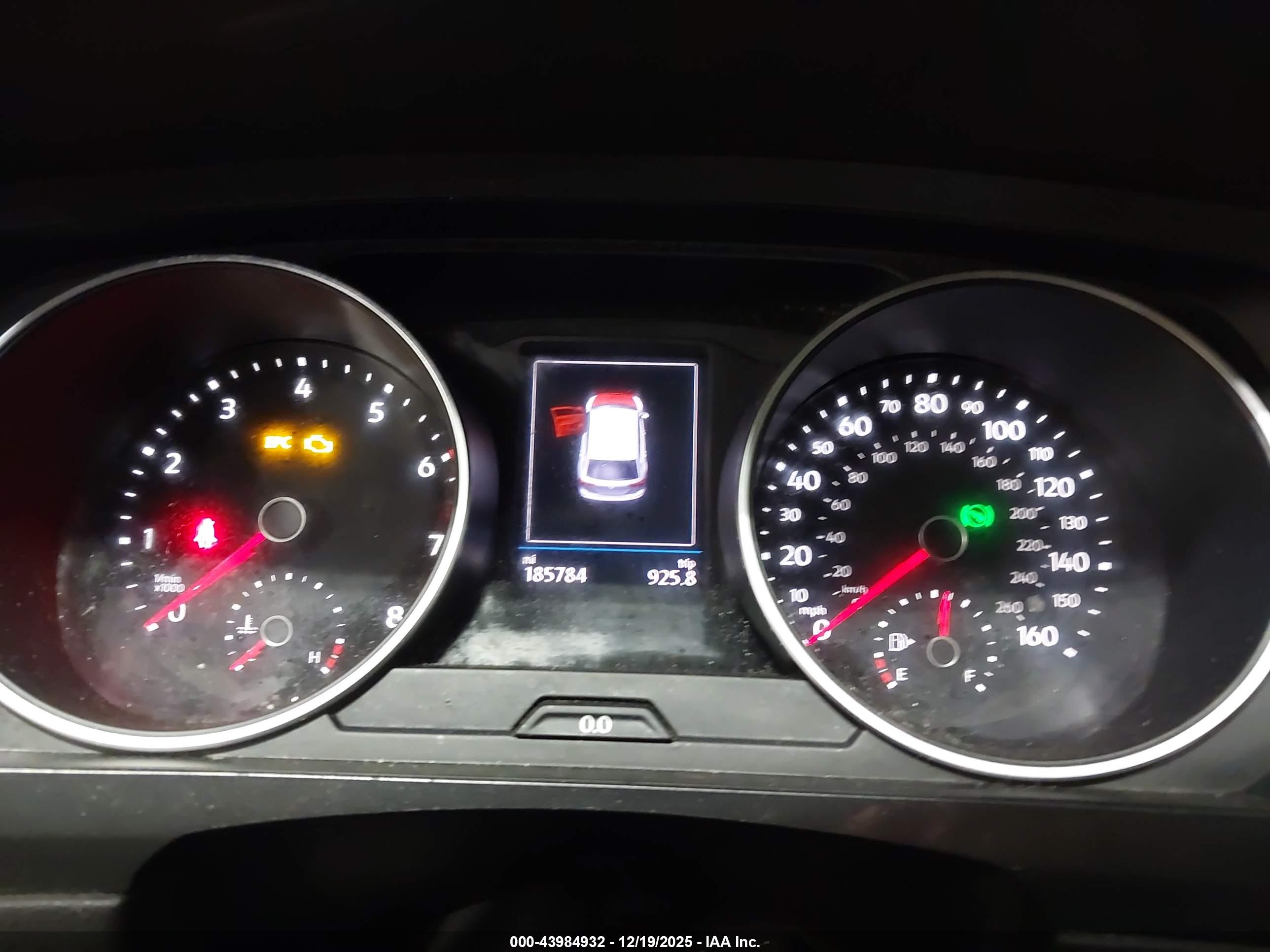 VOLKSWAGEN TIGUAN image 7