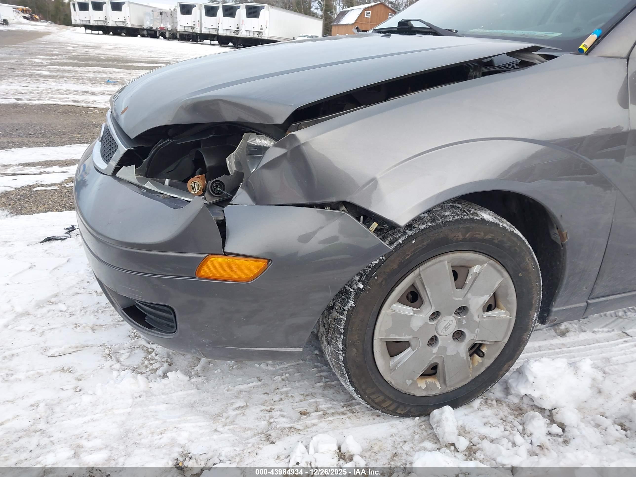FORD FOCUS image 6