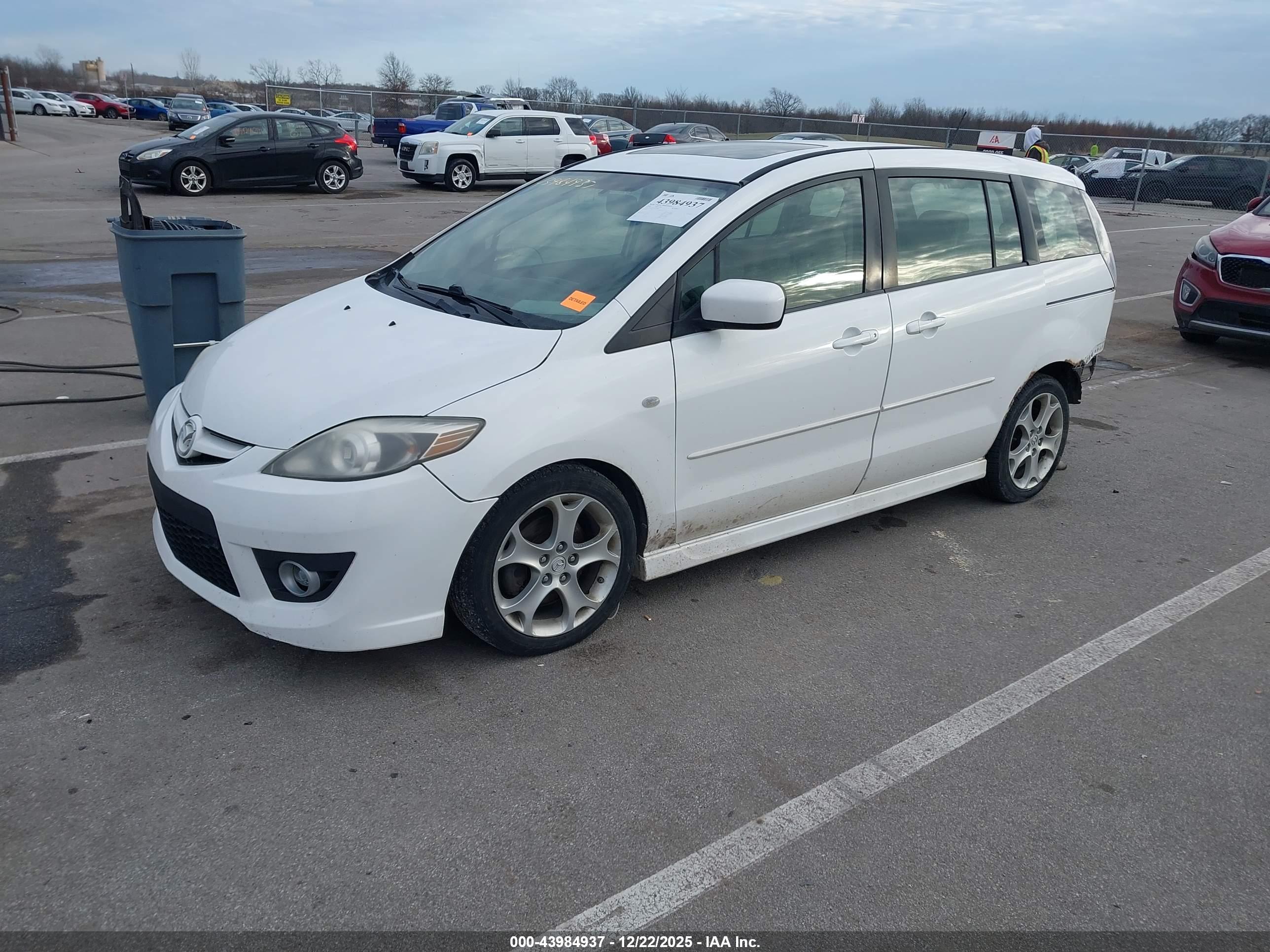 MAZDA MAZDA5 image 2