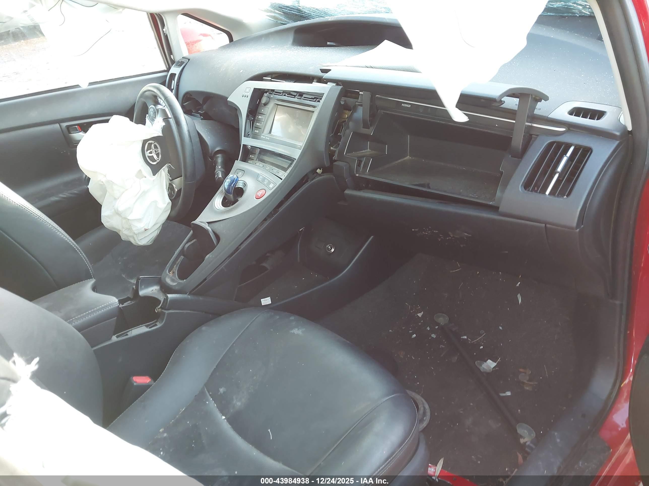 TOYOTA PRIUS image 5