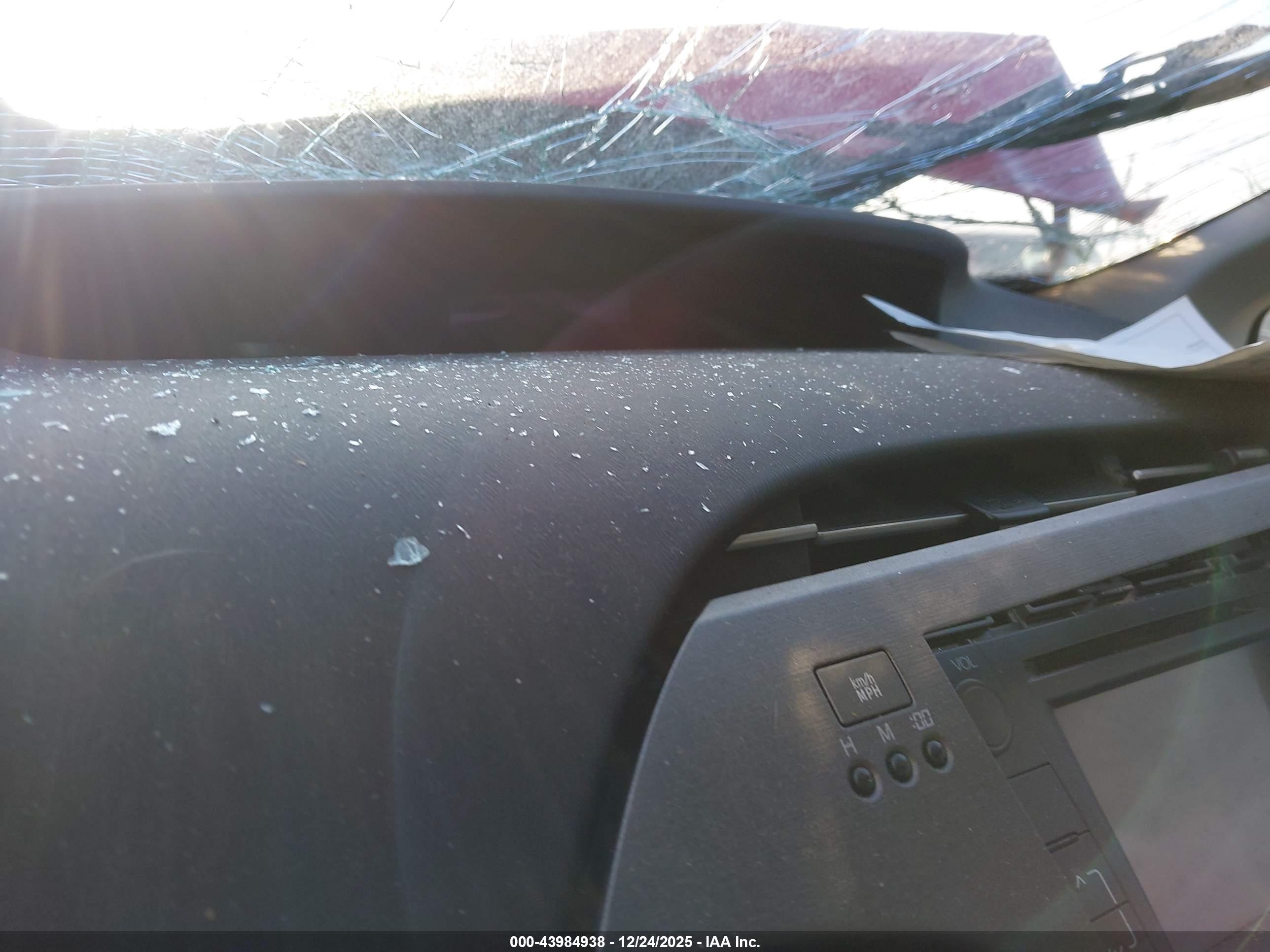 TOYOTA PRIUS image 7