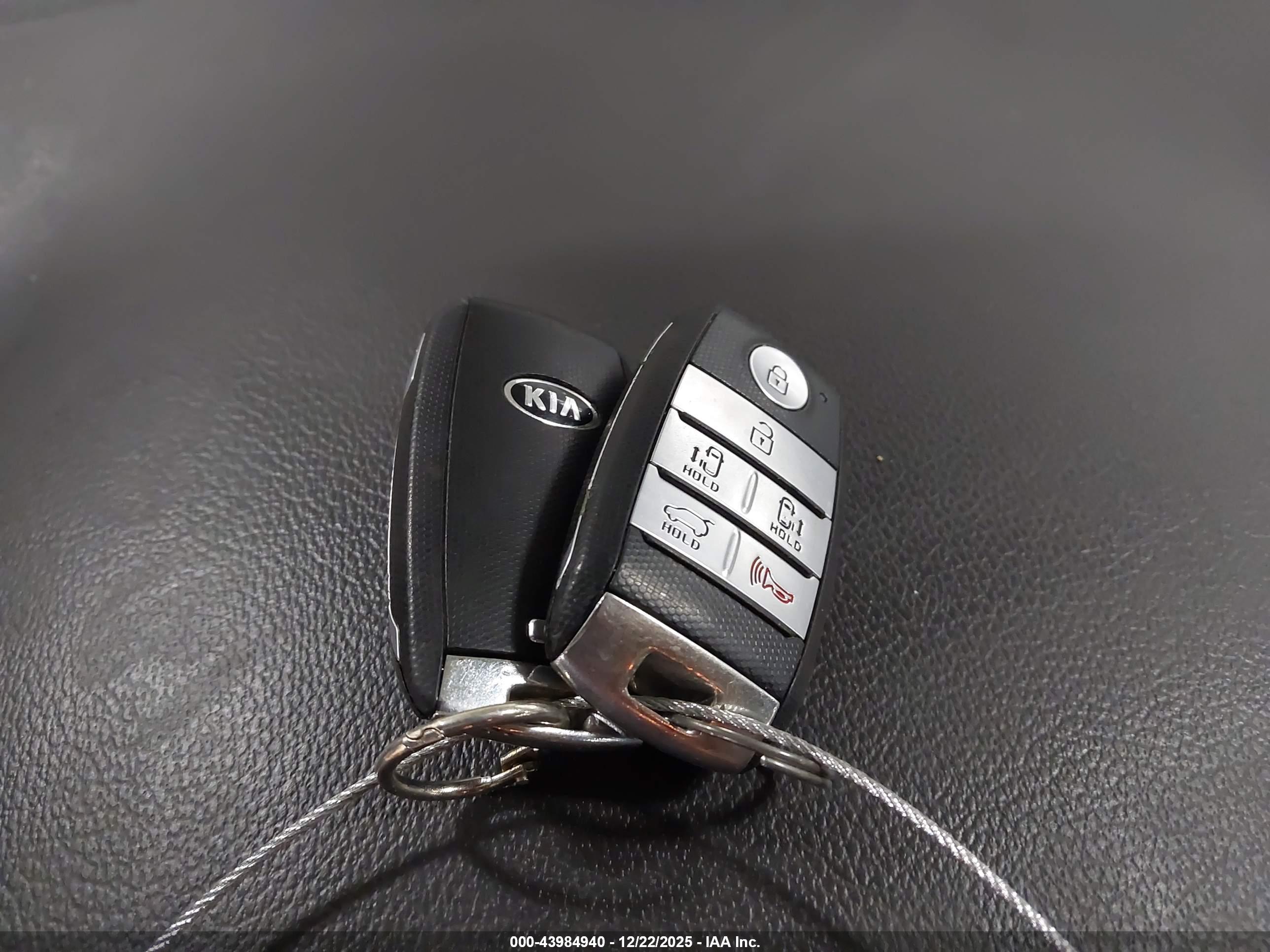 KIA SEDONA image 11