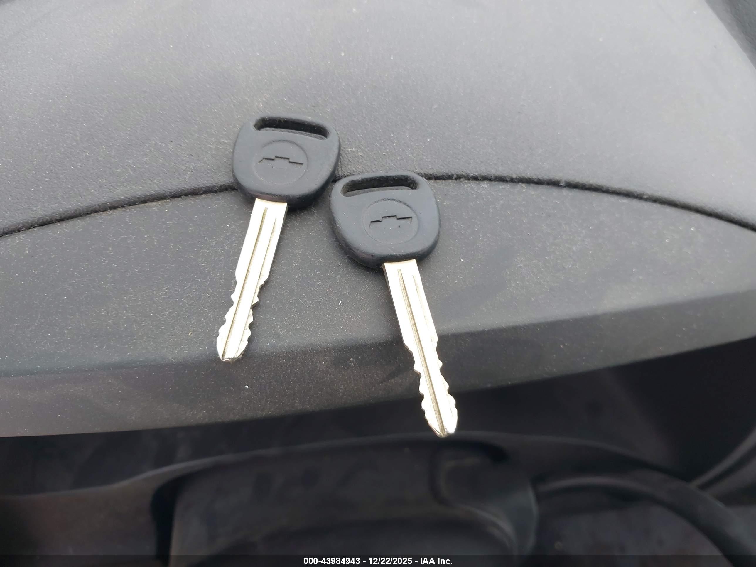 CHEVROLET COLORADO image 11