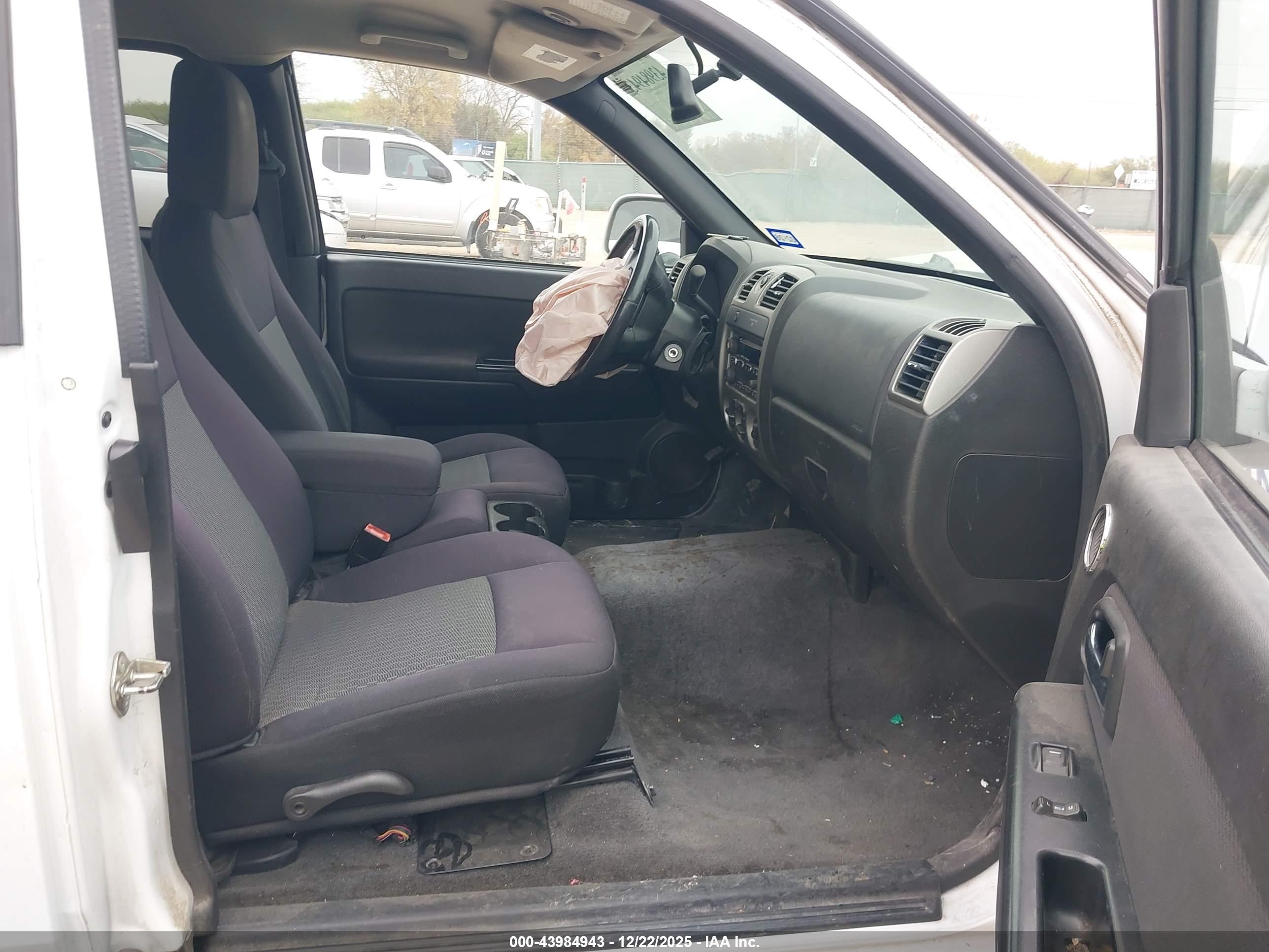 CHEVROLET COLORADO image 5