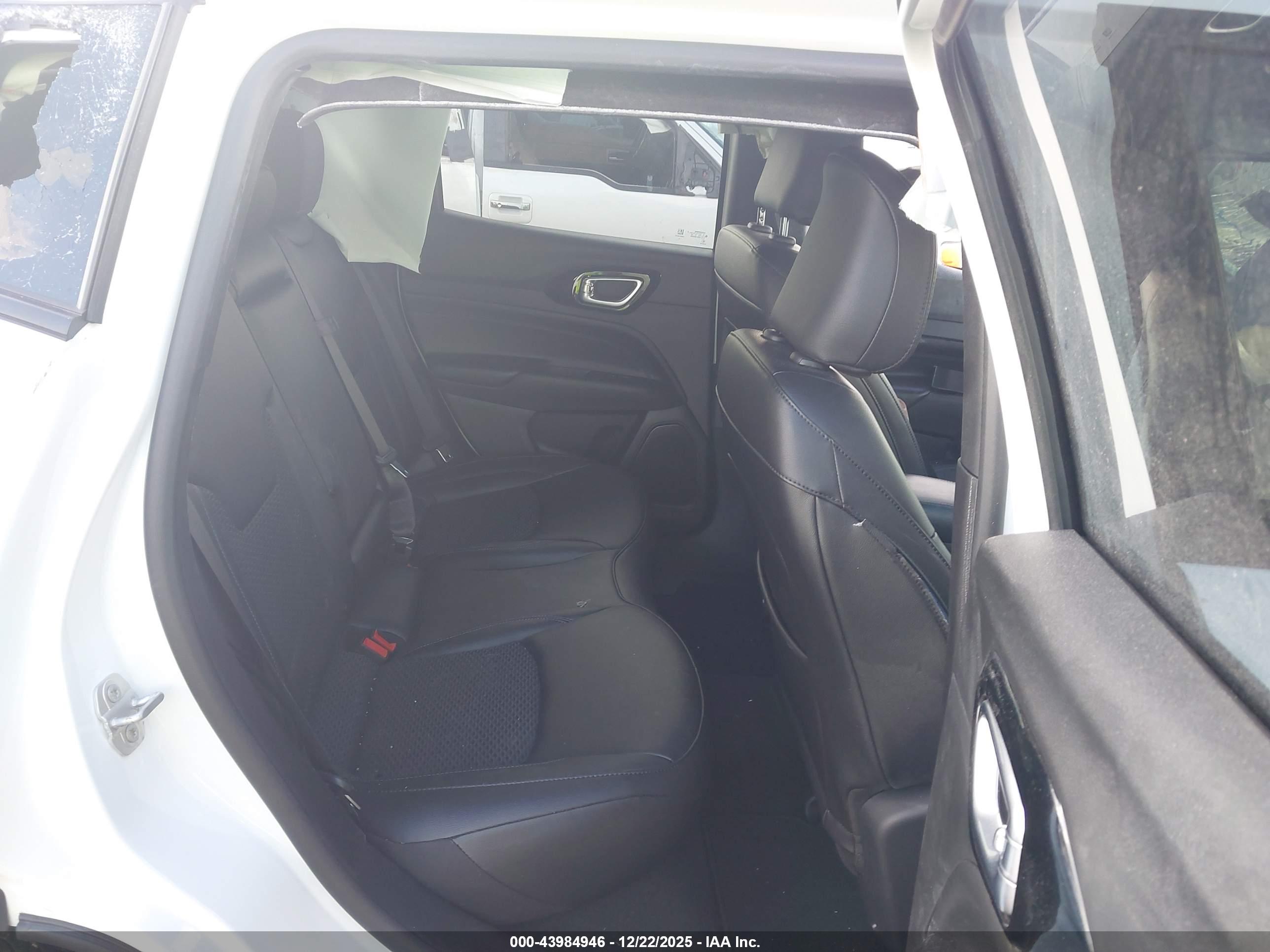 JEEP COMPASS image 8