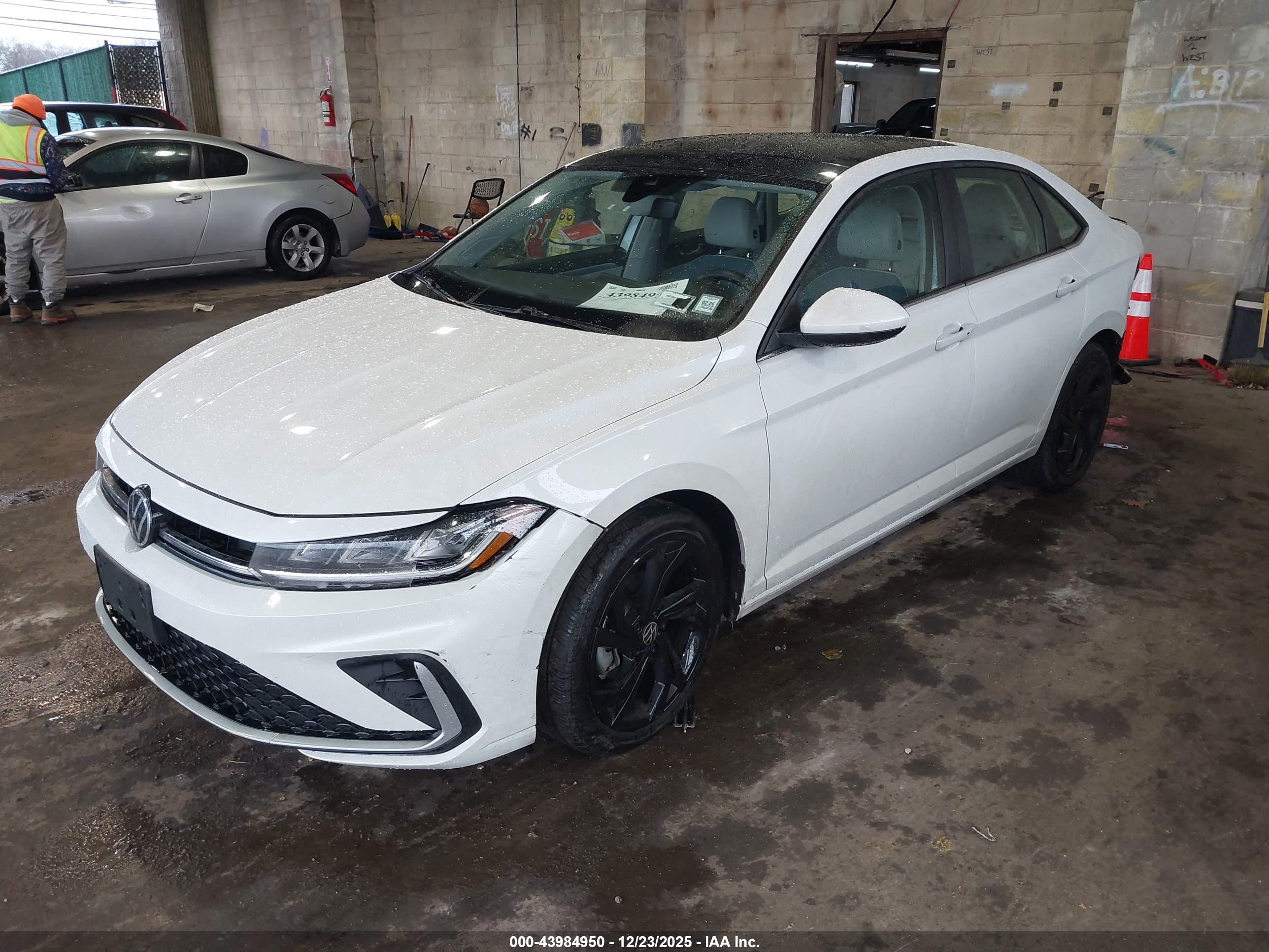 VOLKSWAGEN JETTA image 2