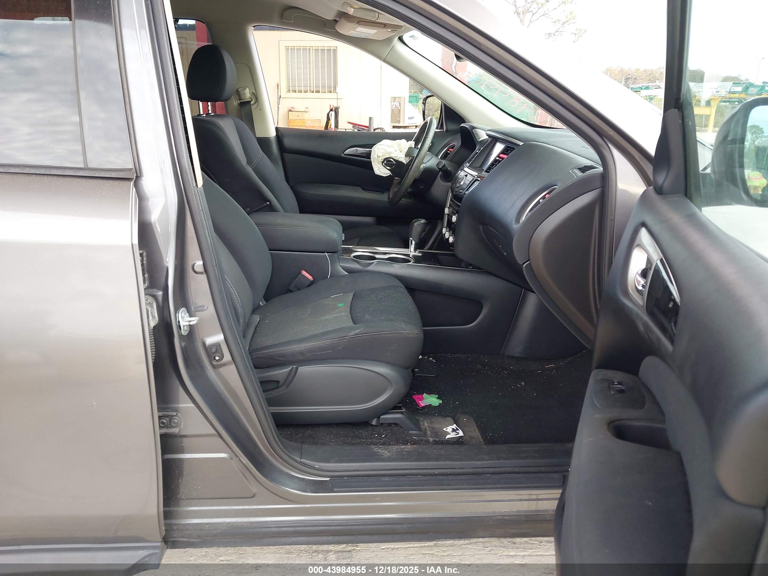 NISSAN PATHFINDER image 5