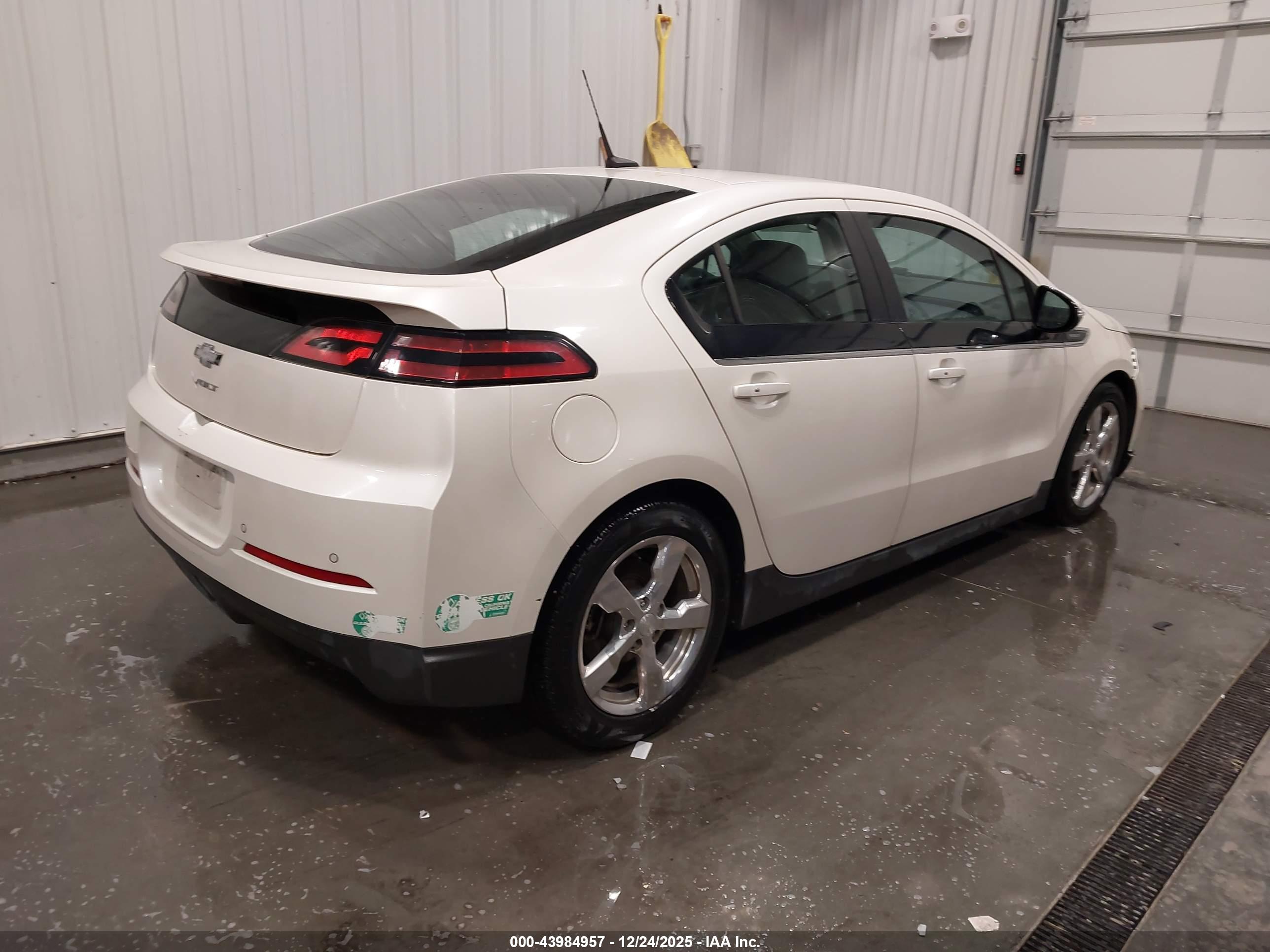 CHEVROLET VOLT image 4