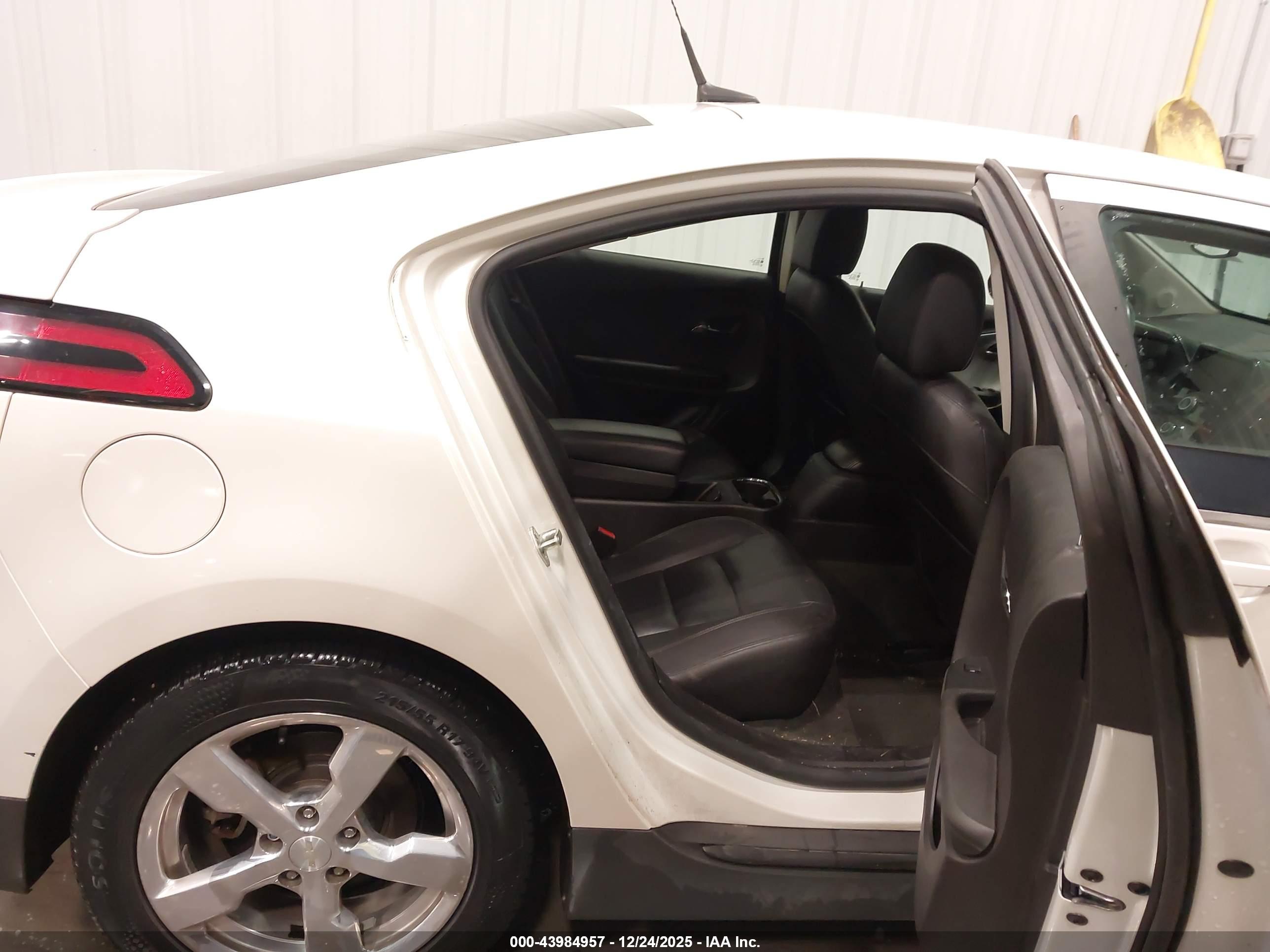 CHEVROLET VOLT image 8
