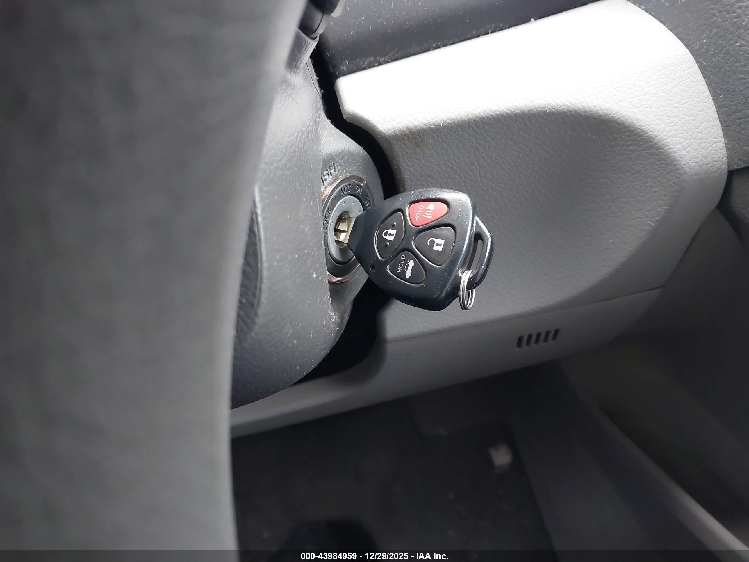 TOYOTA CAMRY image 11