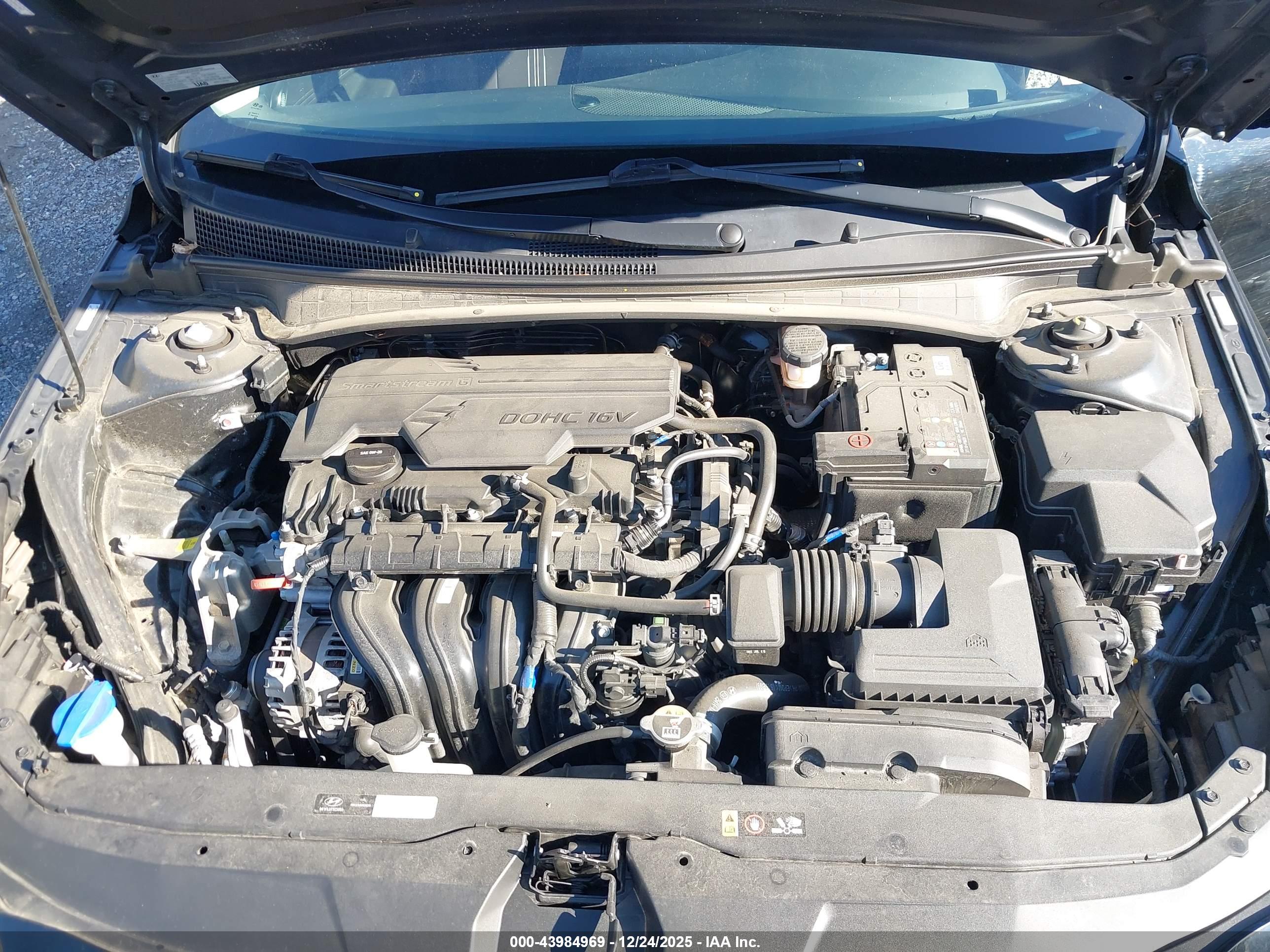 HYUNDAI ELANTRA image 10