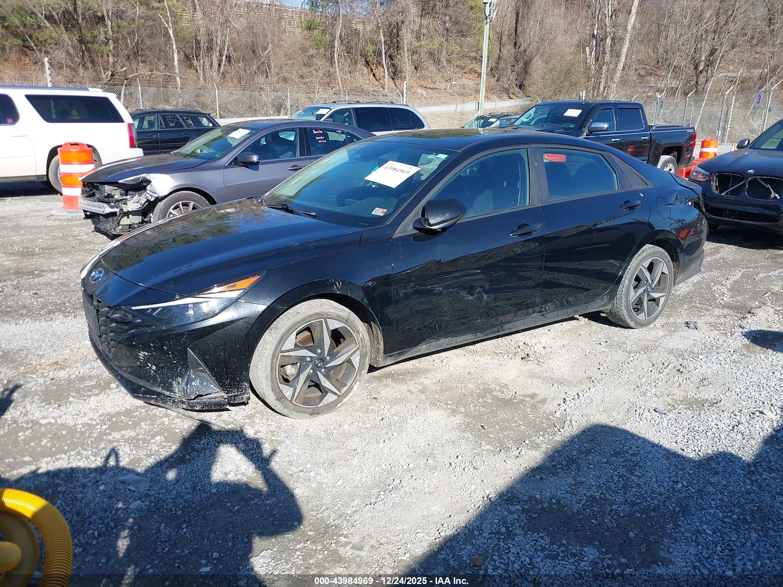 HYUNDAI ELANTRA image 2