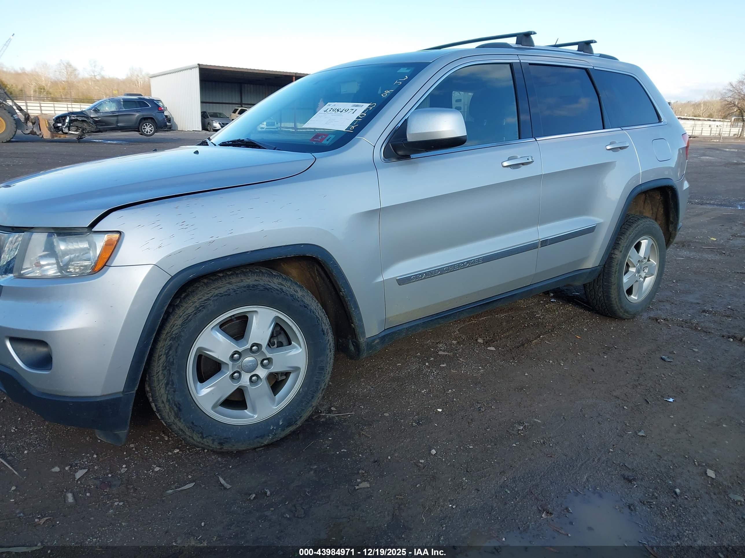 JEEP GRAND image 2