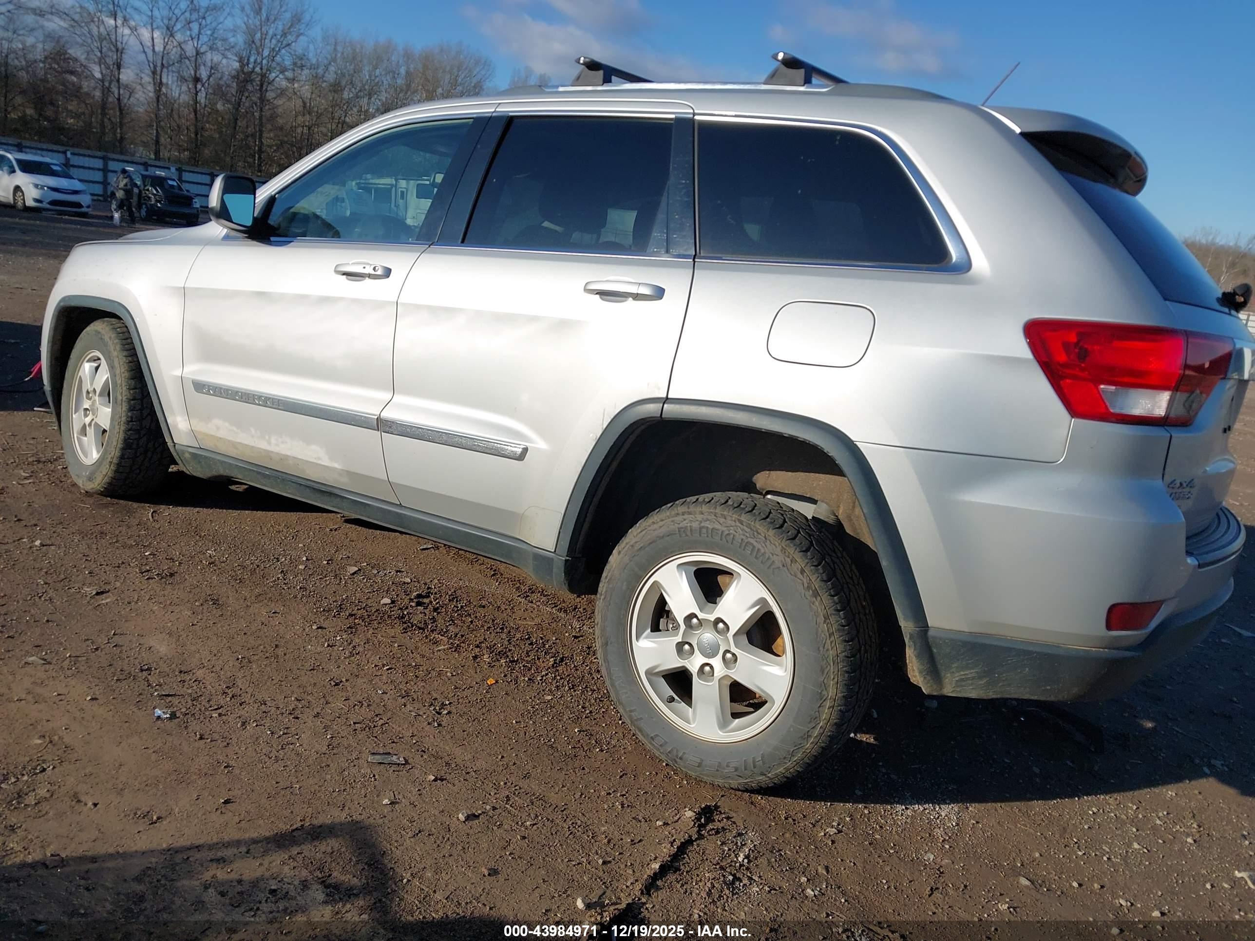 JEEP GRAND image 3