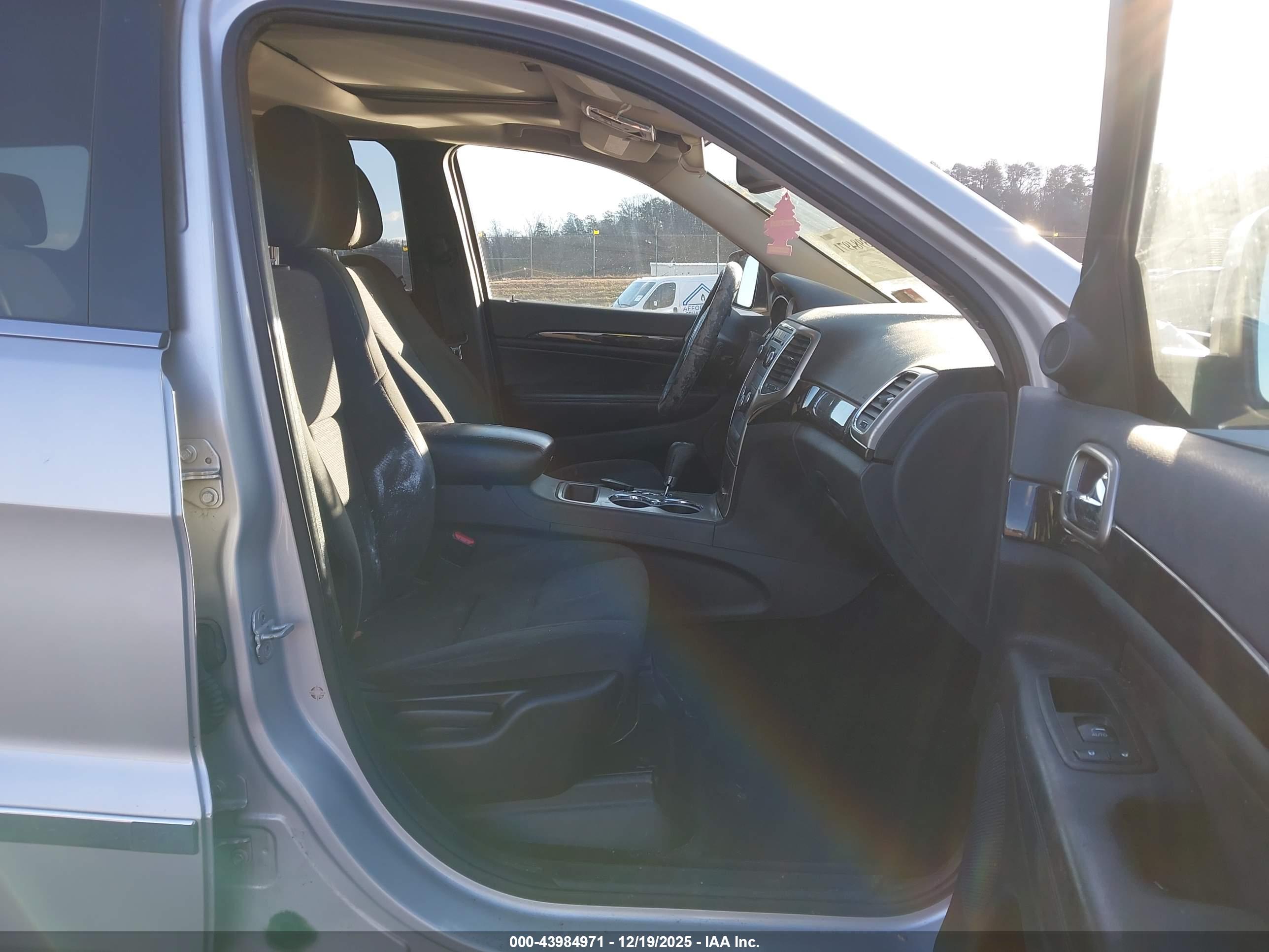 JEEP GRAND image 5