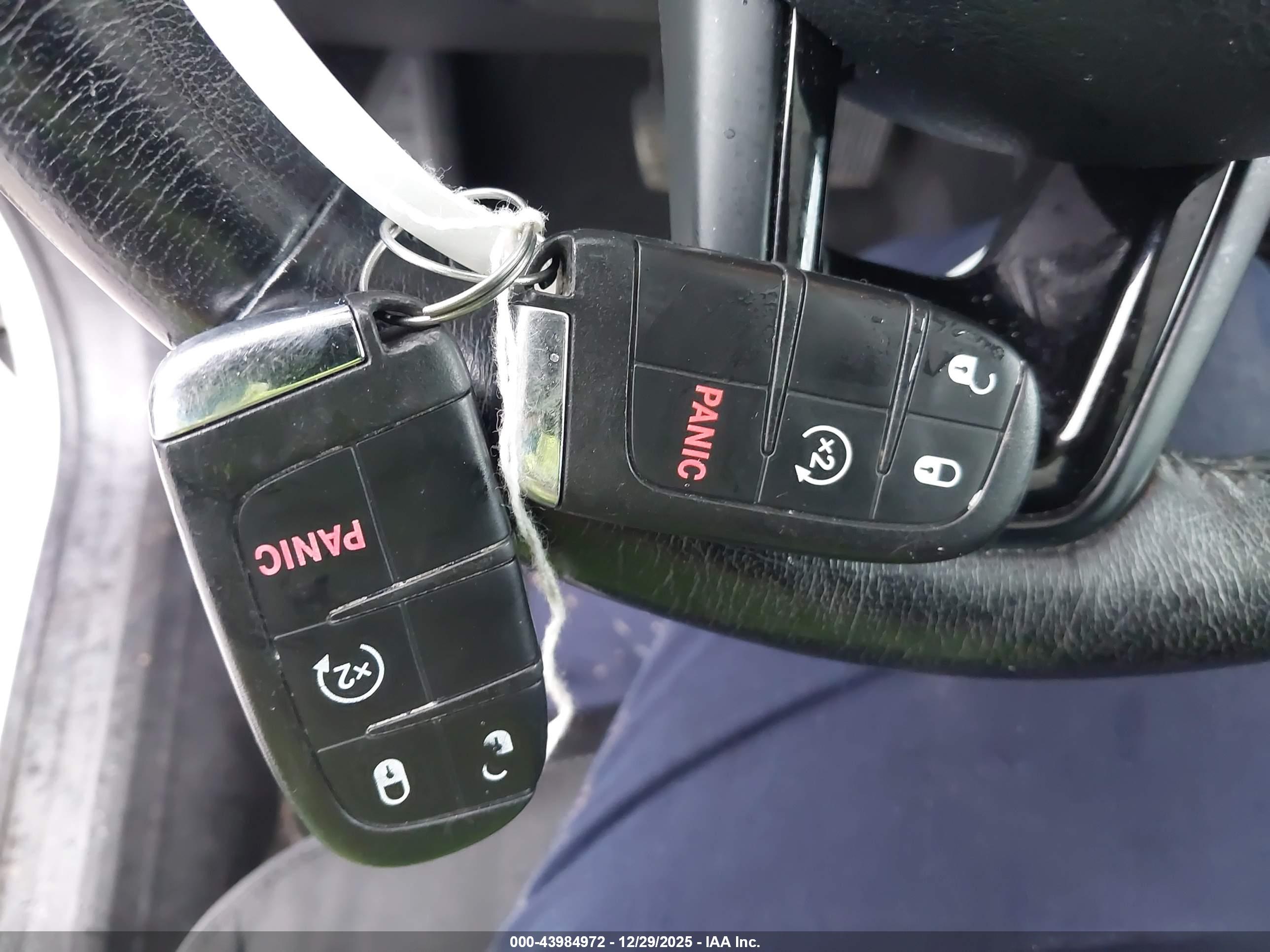 JEEP RENEGADE image 11
