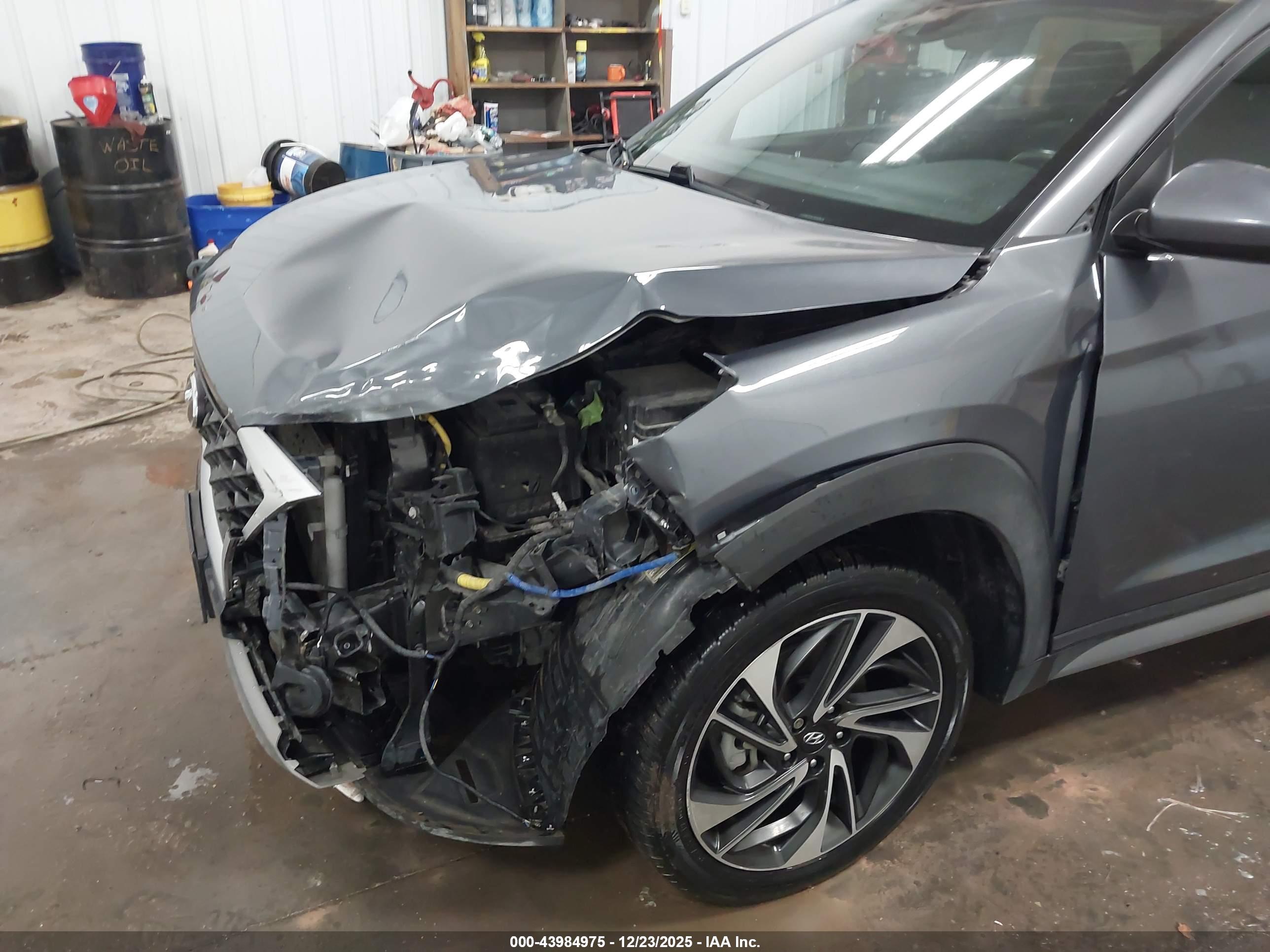 HYUNDAI TUCSON image 6