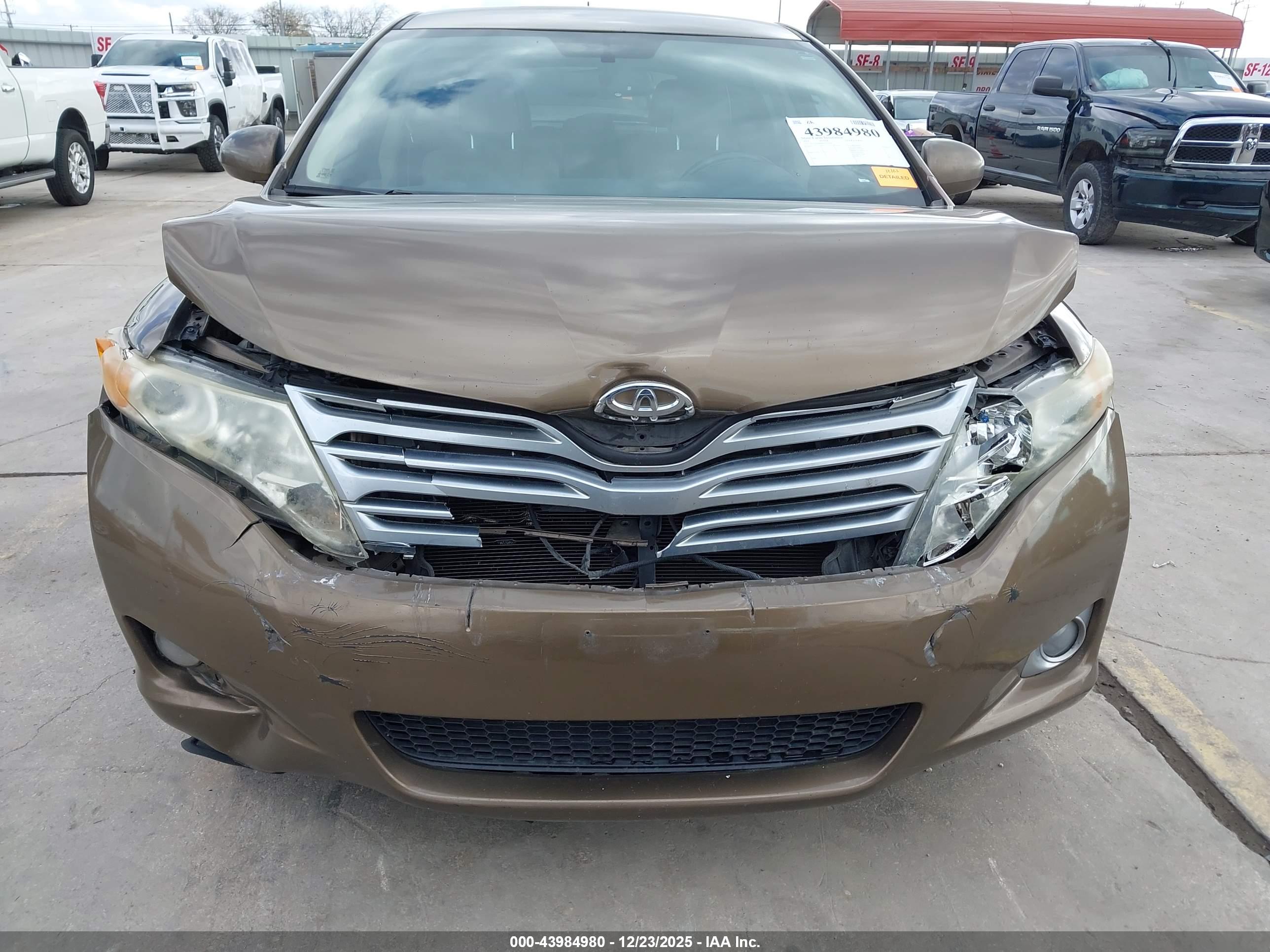 TOYOTA VENZA image 6