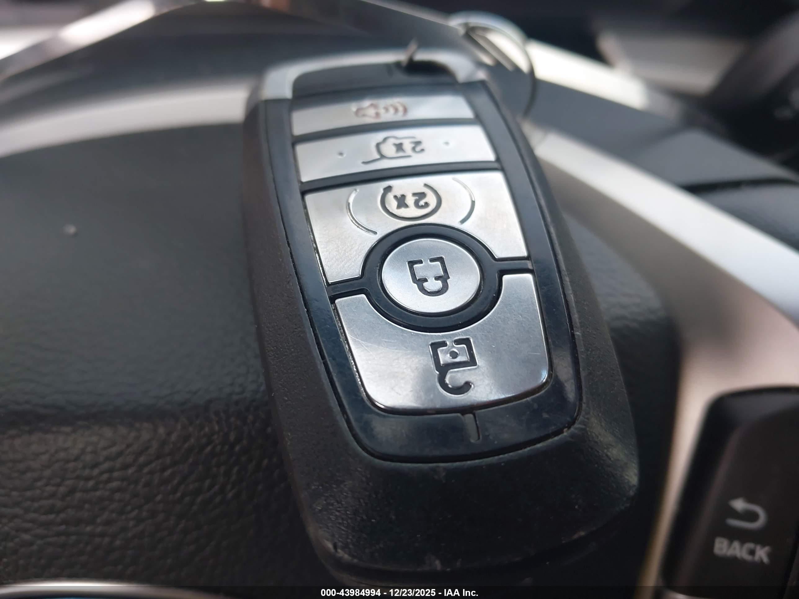 FORD EXPLORER image 11
