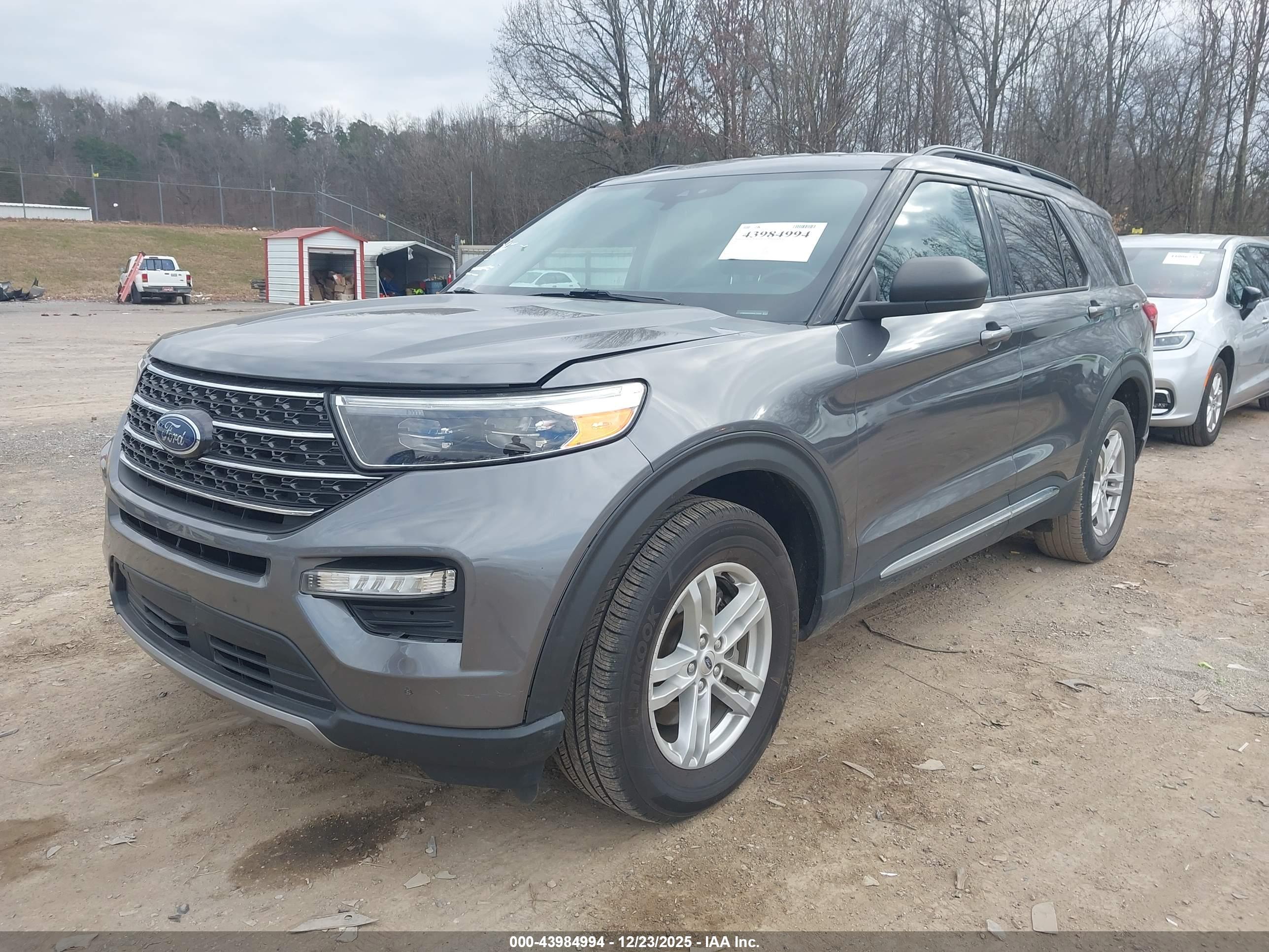 FORD EXPLORER image 2