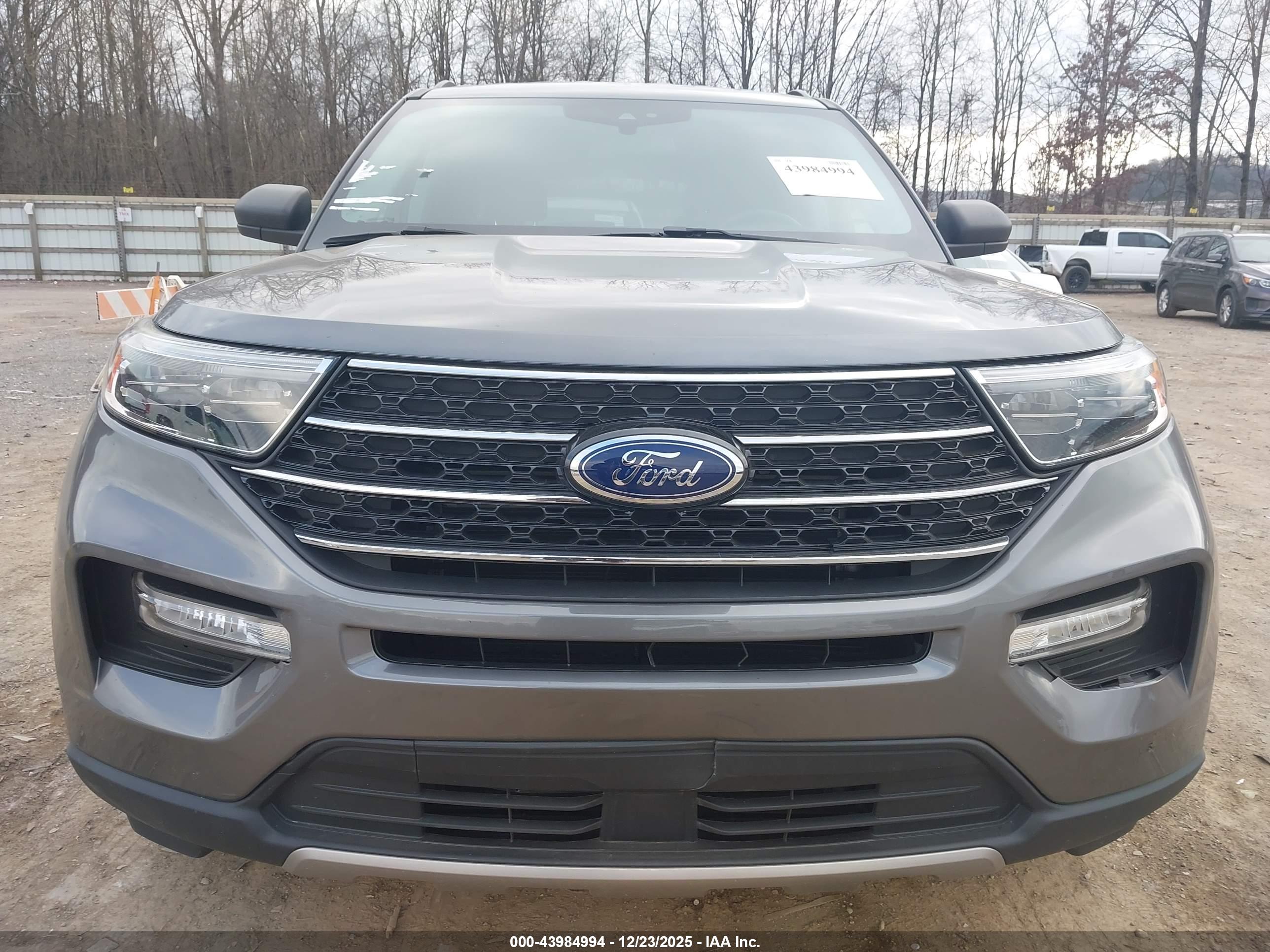 FORD EXPLORER image 6