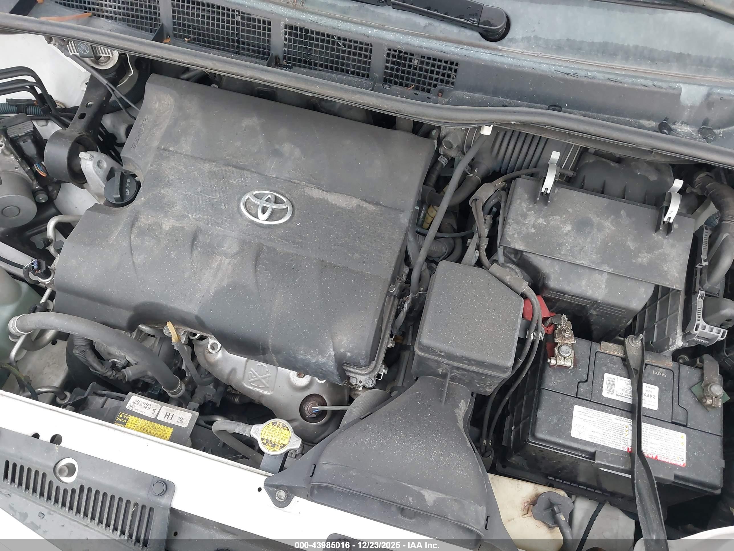 TOYOTA SIENNA image 10