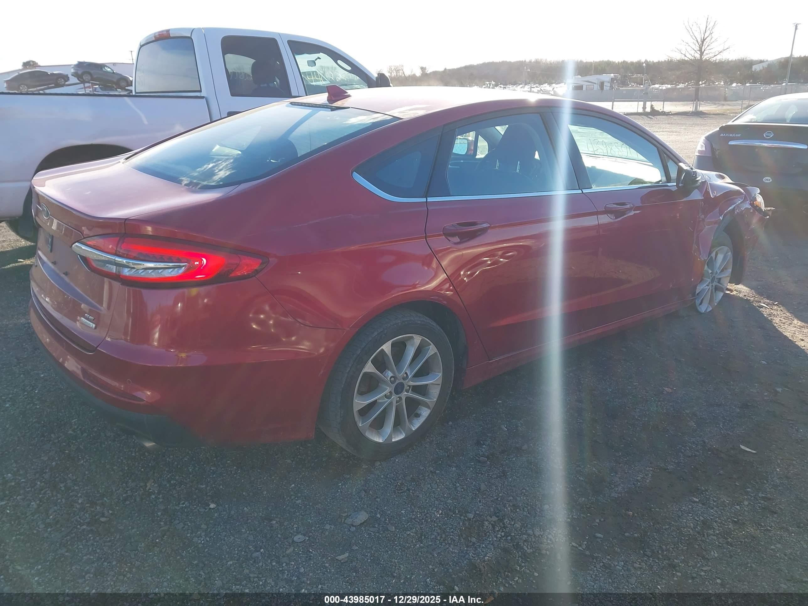 FORD FUSION image 4